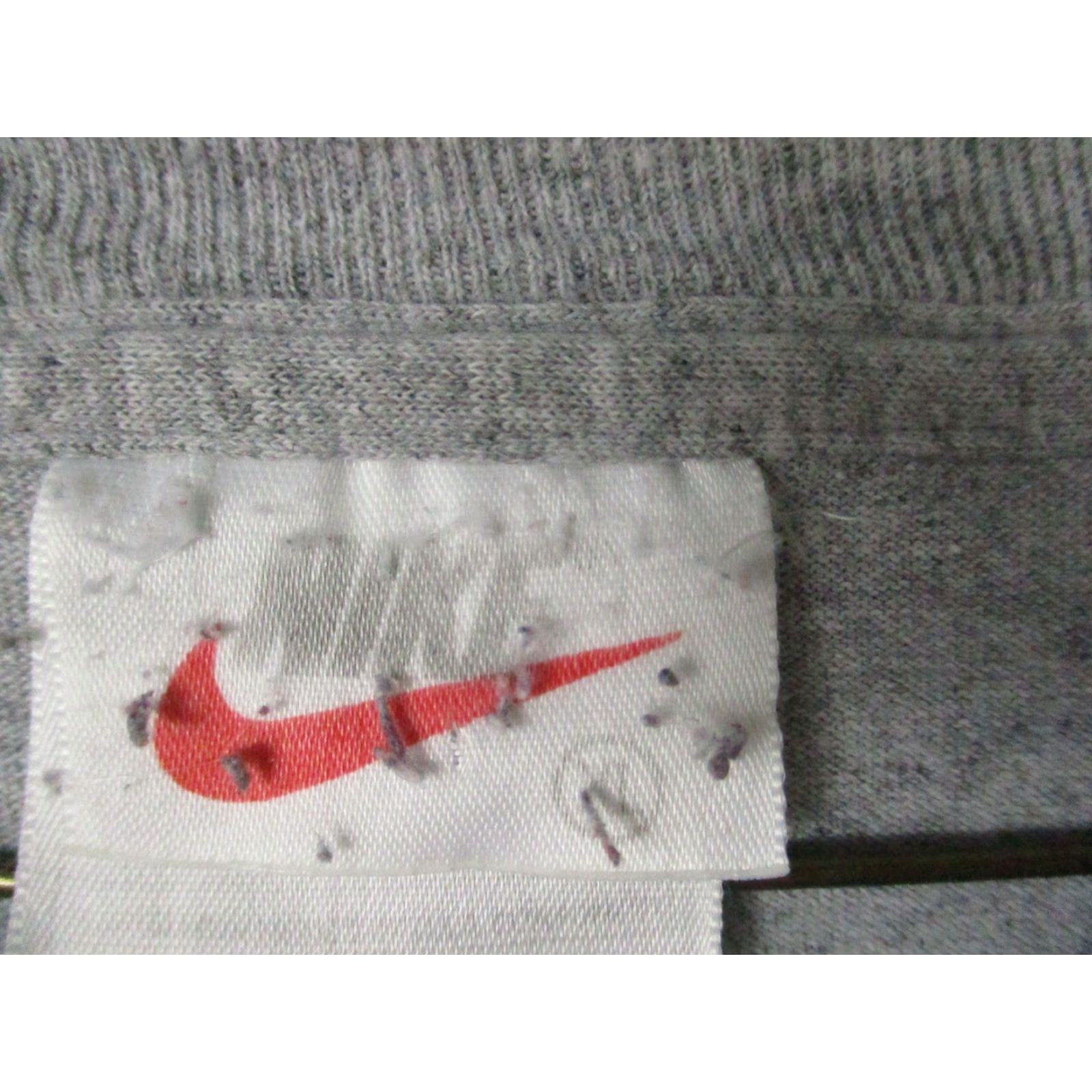 Nike VINTAGE Nike Shirt Mens XL Gray Swoosh Graphic Tee 90s 1996 Nike Swoosh Logo T-Shirt Mens Large Graphic Print Short Sleeve Crew Neck Cotton Polyester Size US L / EU 52-54 / 3 - 3 Thumbnail