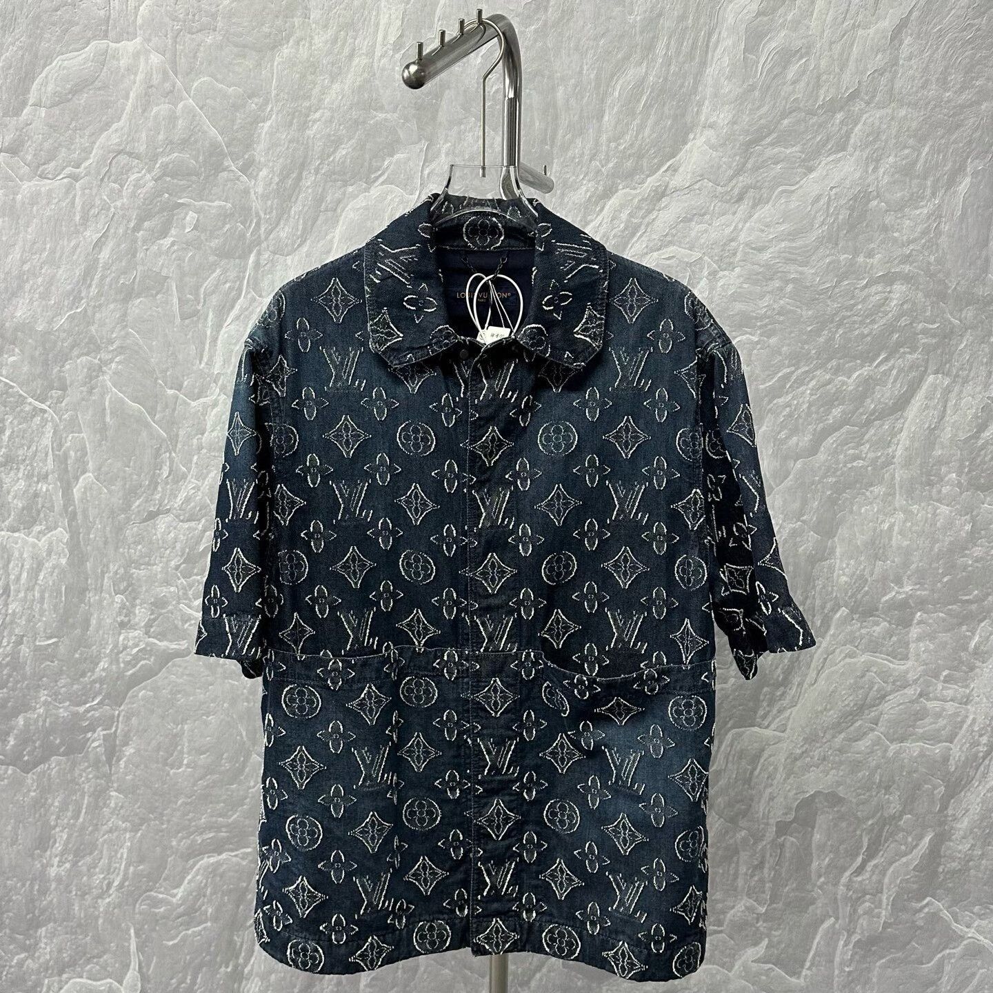 Louis Vuitton louis vuitton denim short sleeve shirt Size US M / EU 48-50 / 2 - 1 Thumbnail