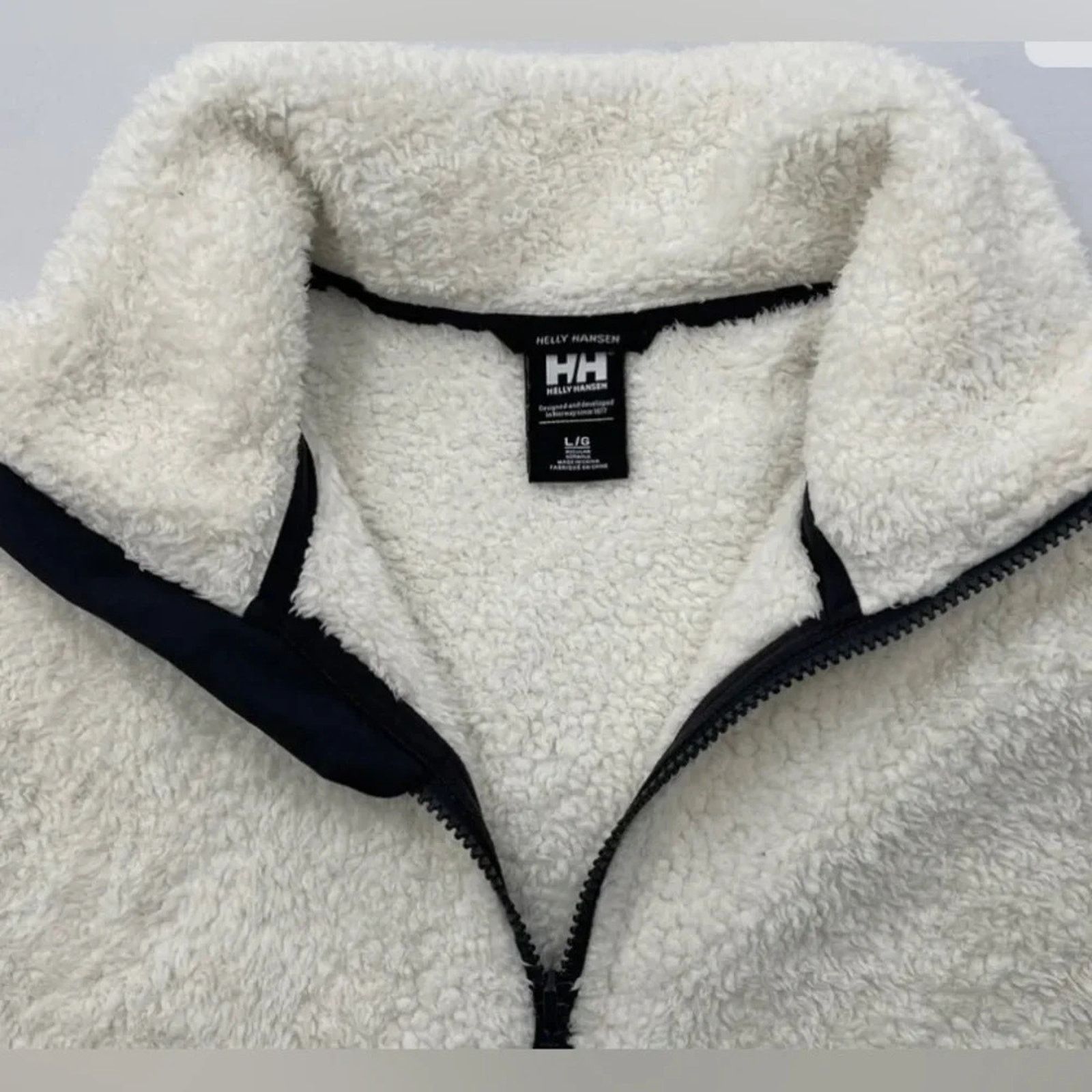 Helly Hansen Helly Hansen cream/black fleece mock neck ski jacket, size L Size L / US 10 / IT 46 - 4 Thumbnail