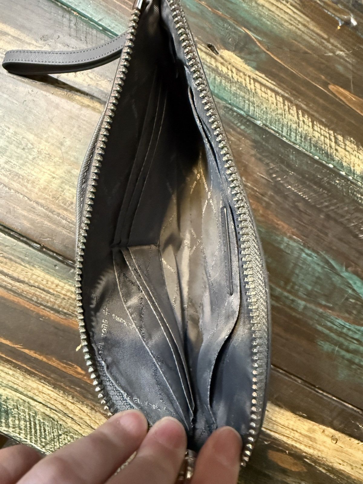 Michael Kors Michael Kors Gray Leather Wristlet Size ONE SIZE - 6 Thumbnail
