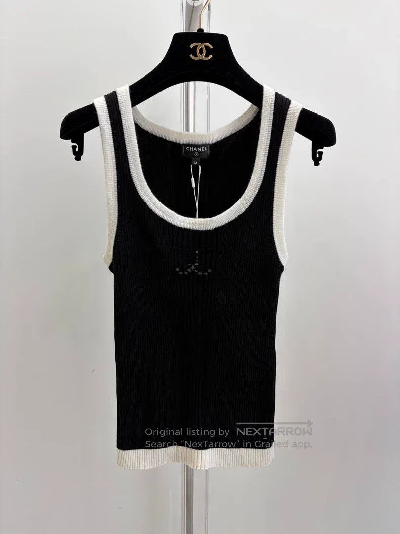 Chanel Chanel Black and white double c hollow knitted vest Size XS / US 0-2 / IT 36-38 - 1 Thumbnail