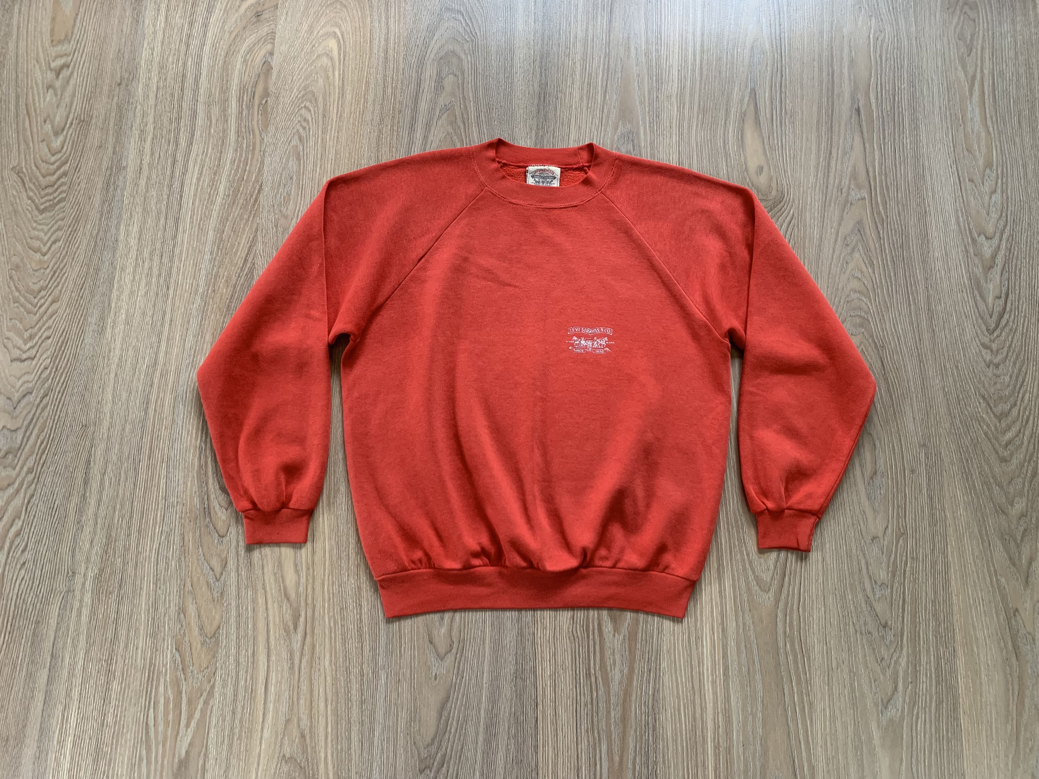 Levi's Rare Vintage Levi's Crewneck Logo Sweatshirt 80's Size US S / EU 44-46 / 1 - 1 Thumbnail