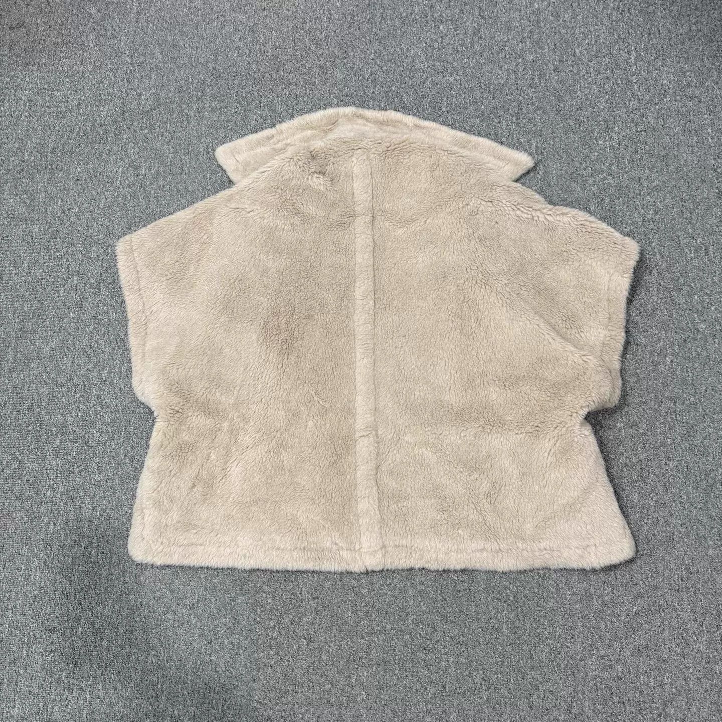 Max Mara Maxmara Teddy Cape Sand 32 Mint Size XXS / US 00 / IT 34 - 2 Thumbnail