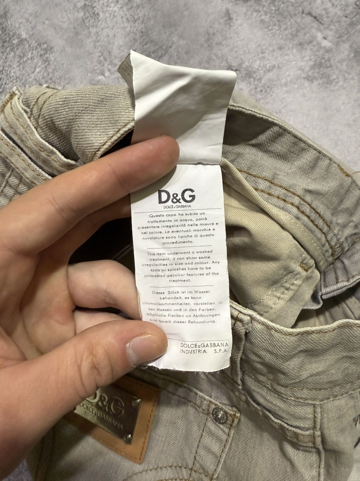 Dolce & Gabbana Dolce & Gabbana Vintage Metal Logo Denim Shorts Size US 34 / EU 50 - 9 Thumbnail