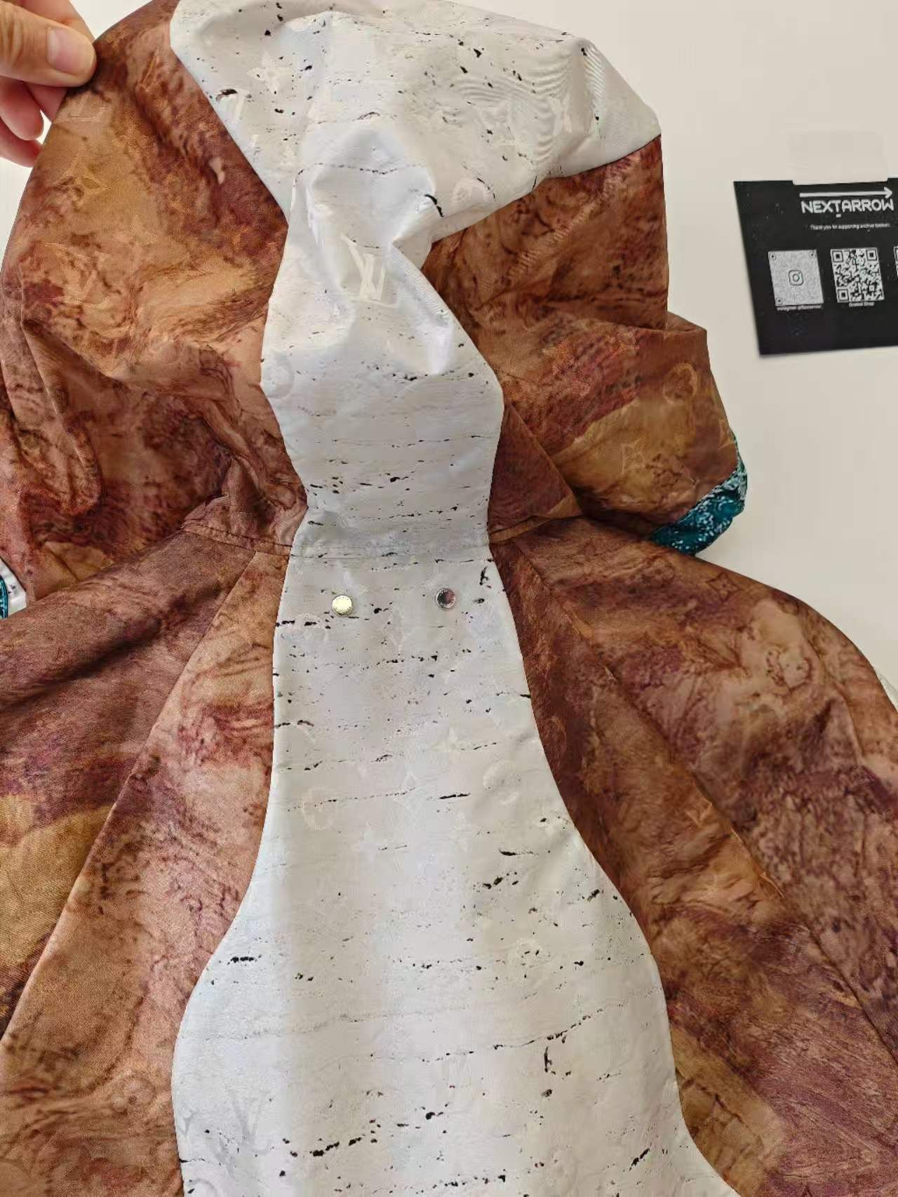 Louis Vuitton Louis Vuitton Marbled presbyopic patchwork assault jacket Size US S / EU 44-46 / 1 - 17 Thumbnail