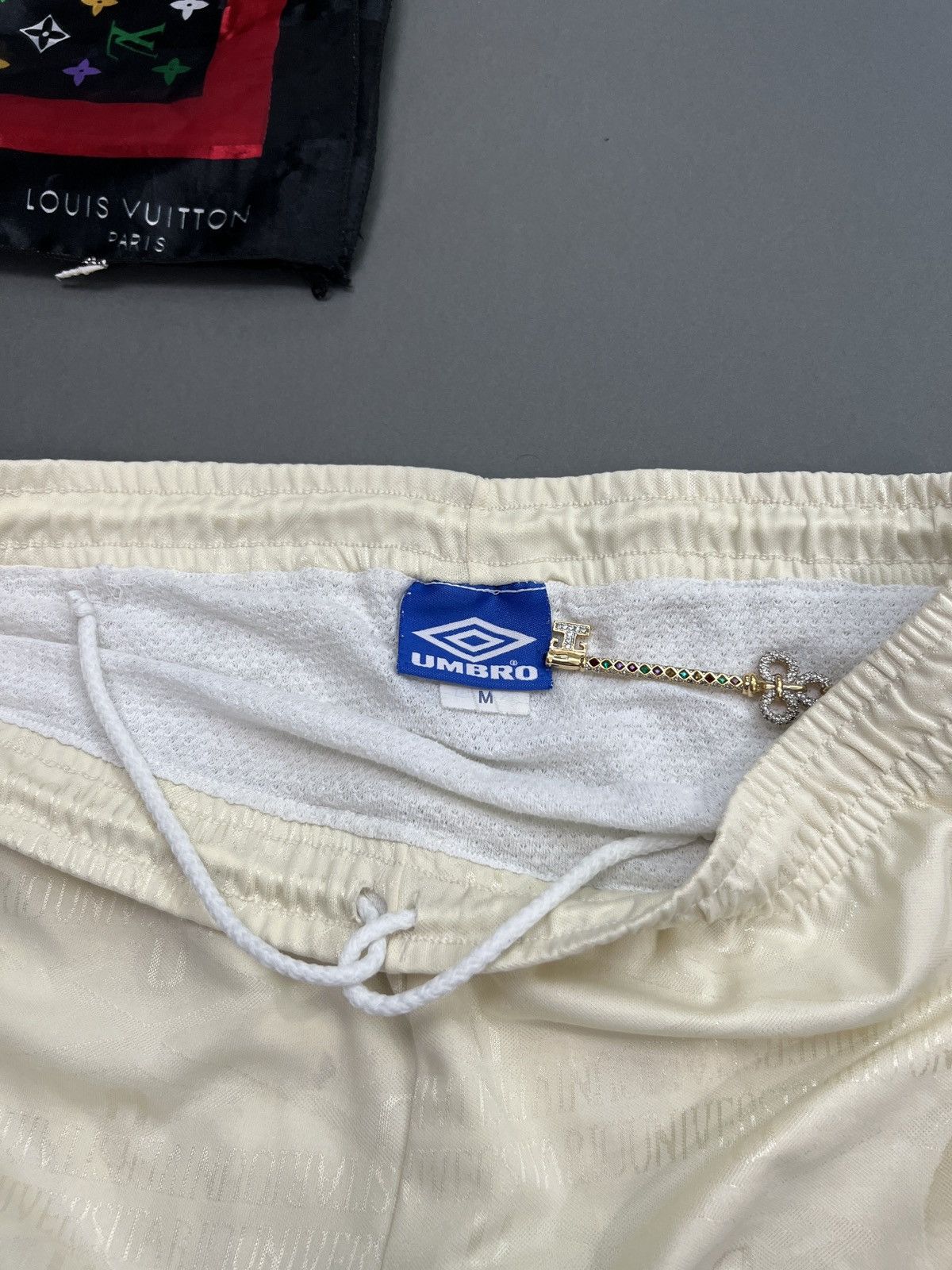 Other Vintage UMBRO Embroidered Logo Shorts Size US 32 / EU 48 - 9 Thumbnail