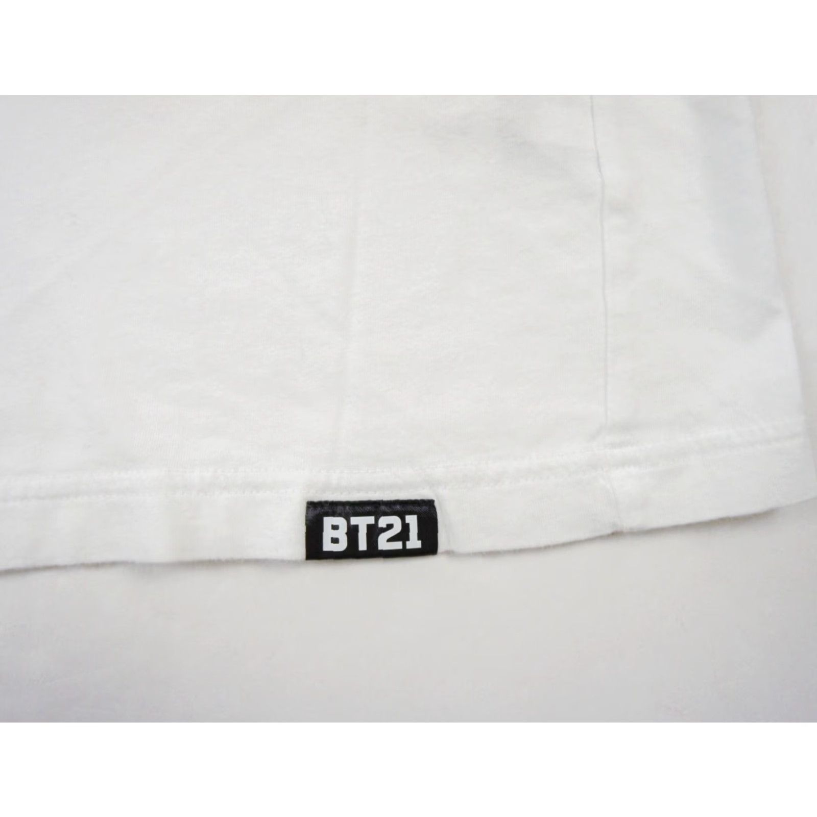 Uniqlo VINTAGE BTS Uniqlo Shirt Mens Medium White Short Sleeve Crew Neck Tee BT21 KPOP Music World Tour 90s Mens Size US M / EU 48-50 / 2 - 5 Thumbnail