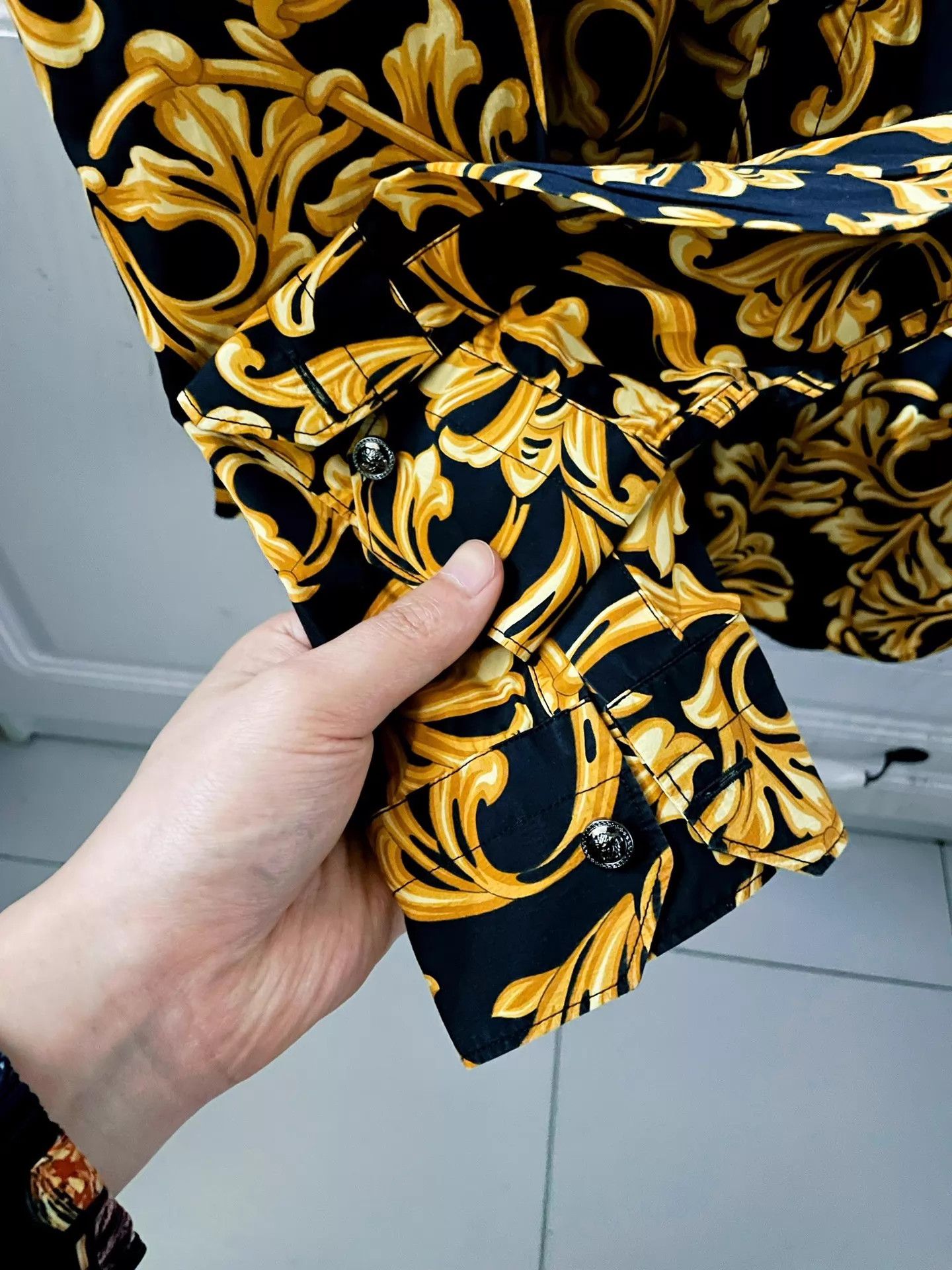 Versace Versace Limited Runway Black Gold Baroque Vine LS Shirt S Size US XS / EU 42 / 0 - 6 Thumbnail