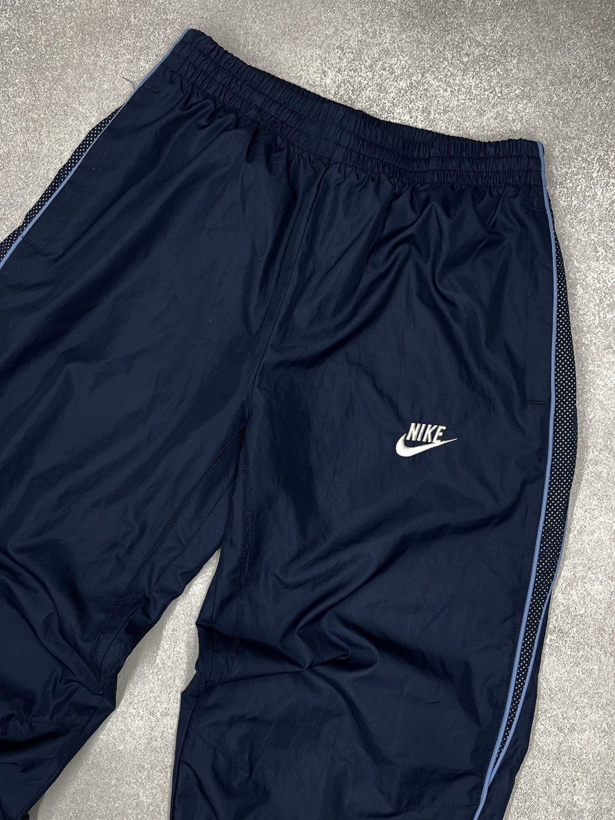 Nike Vintage Nike Nylon Sweatpants Navy Drill Y2K ACG TECH Size S Size US 30 / EU 46 - 4 Thumbnail