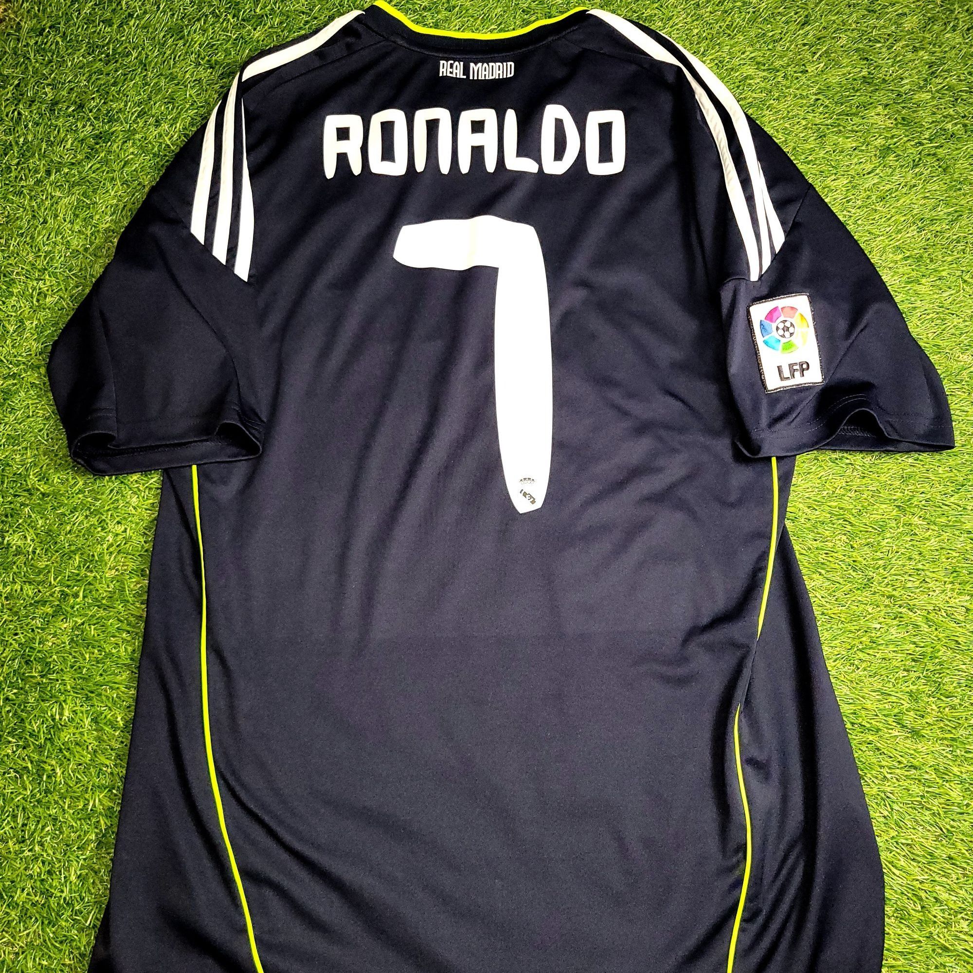 Adidas Cristiano Ronaldo Real Madrid 2010 2011 Away Soccer Jersey L Size US L / EU 52-54 / 3 - 1 Thumbnail