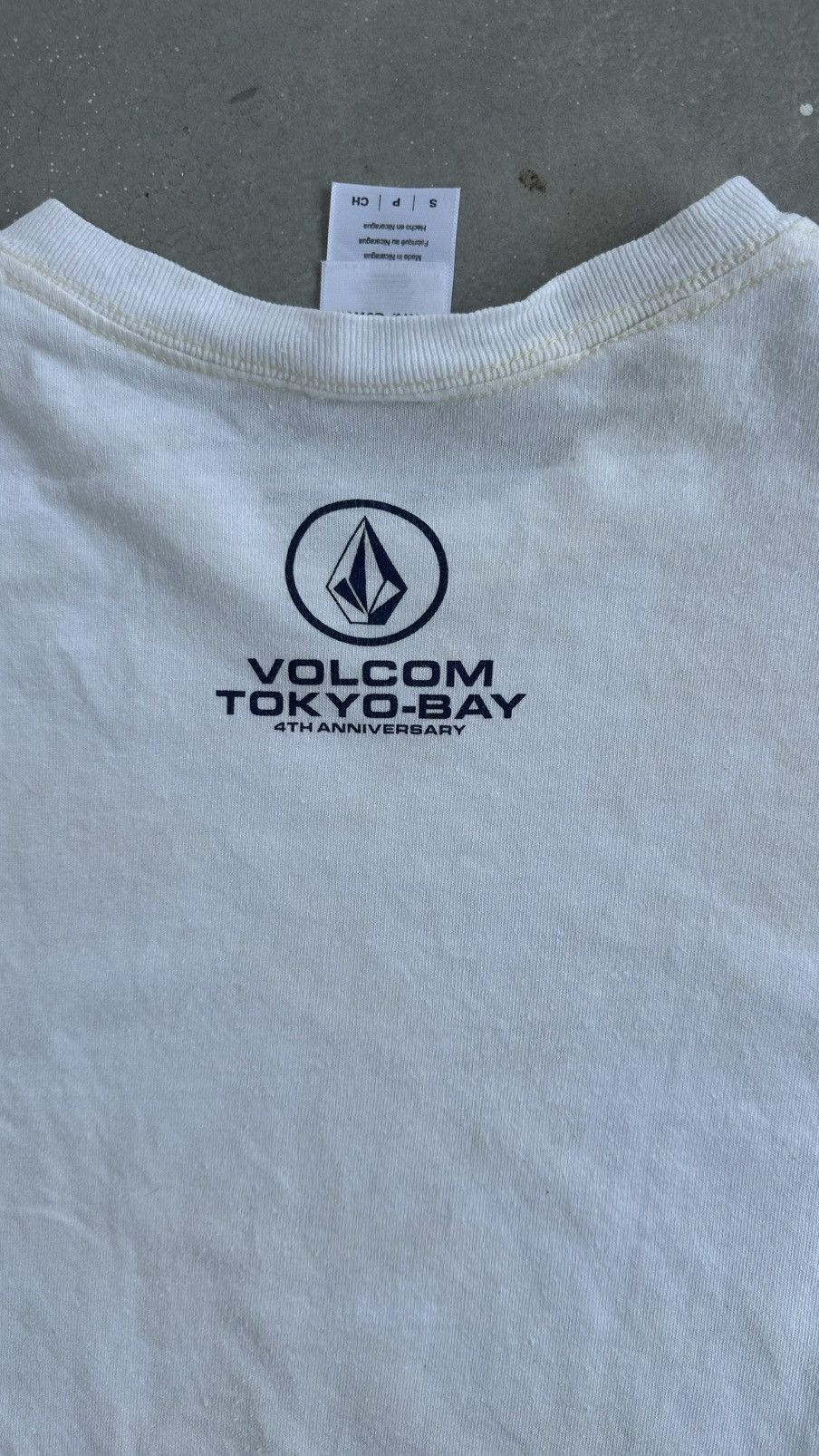 Vintage VINTAGE VOLCOM TOKYO BAY SKATE SURF ANNIVERSARY TEE Size US S / EU 44-46 / 1 - 6 Thumbnail