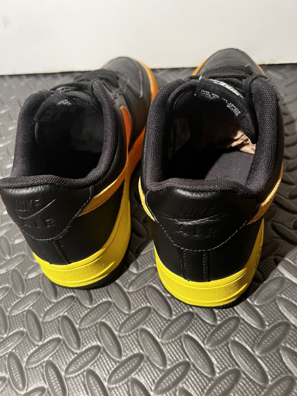 Nike CLEAN Nike Air Force 1 Low Orange Fade size 9.5 RARE Shoes Size US 9.5 / EU 42-43 - 5 Thumbnail