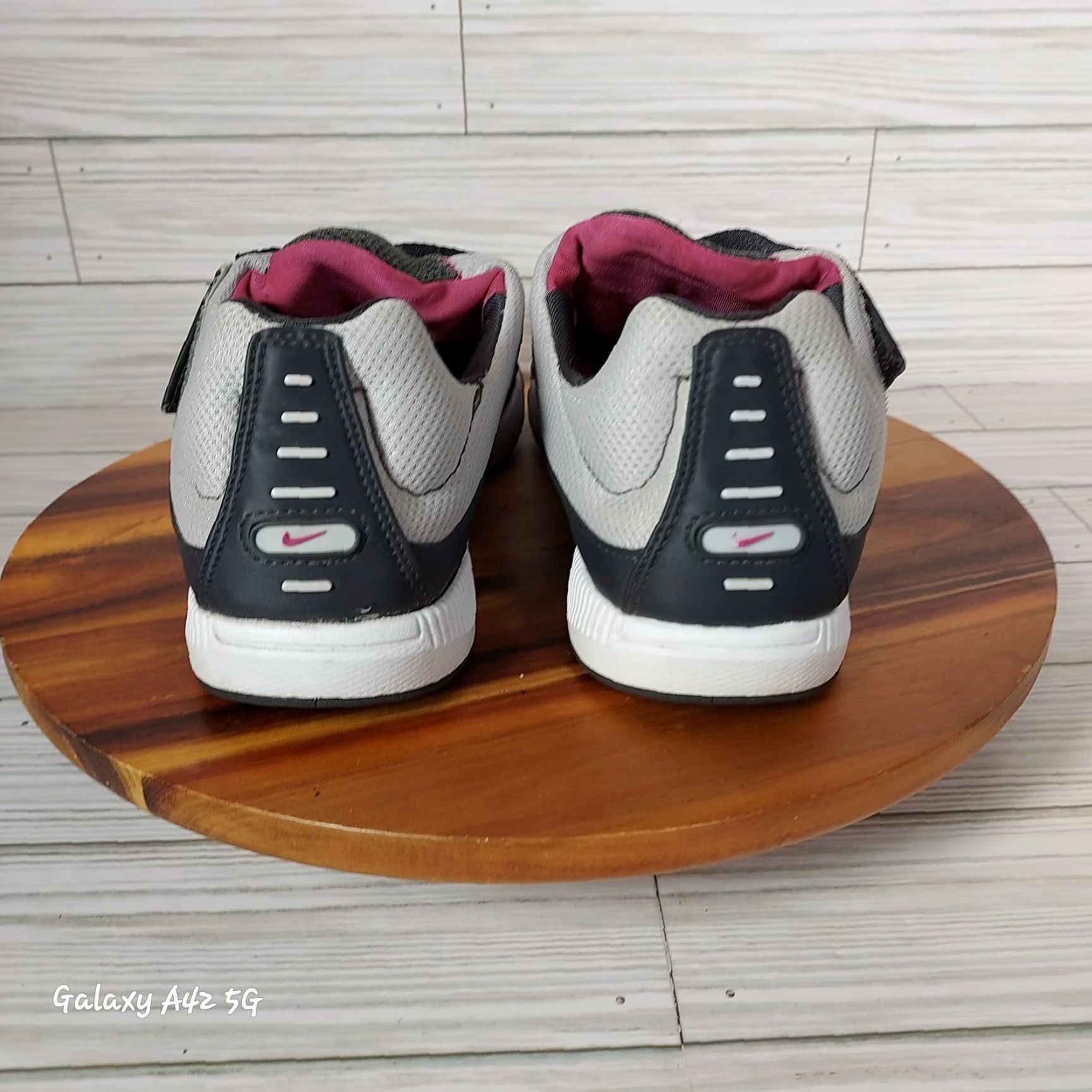 Nike Nike Womens Air Training 313620-061 Gray Pink Sneaker Shoes Low Top Size 8 Womens Sneaker Gray Pink Nike Air Training Low Top Size 8 Size M / US 6-8 / IT 42-44 - 5 Thumbnail