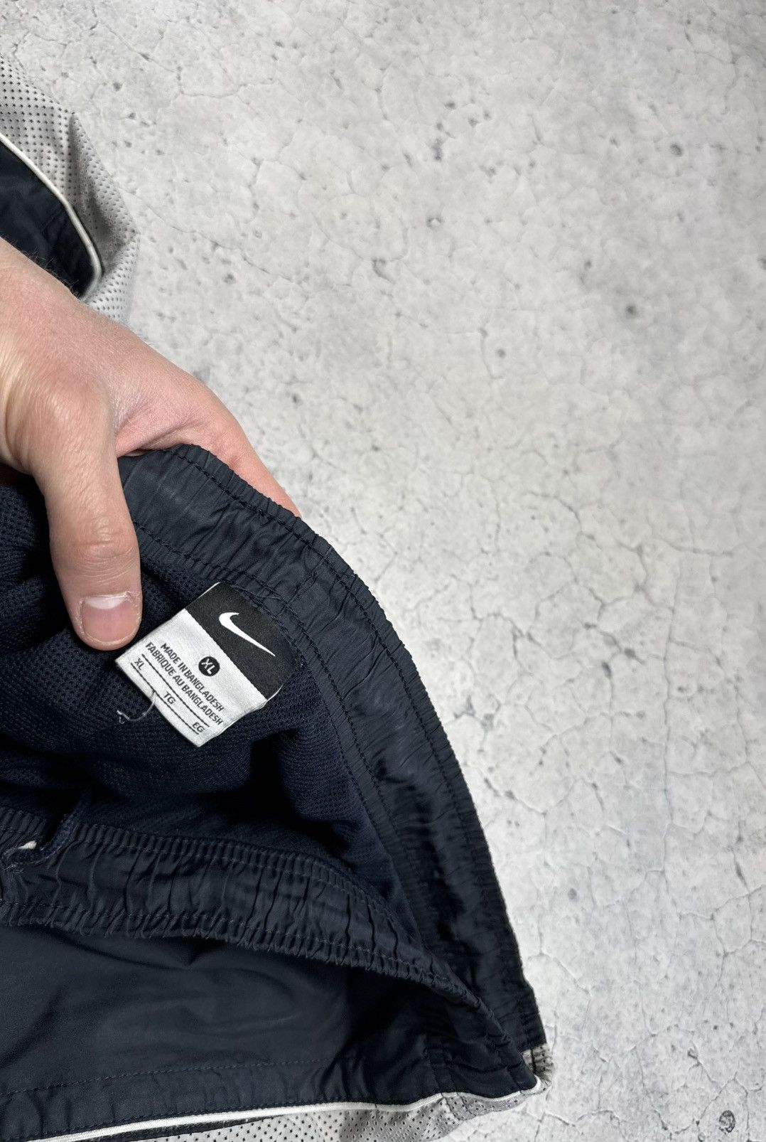 Nike Nike Nylon Track Pants Baggy Drill Y2K Swoosh Hype Vintage Size US 36 / EU 52 - 8 Thumbnail