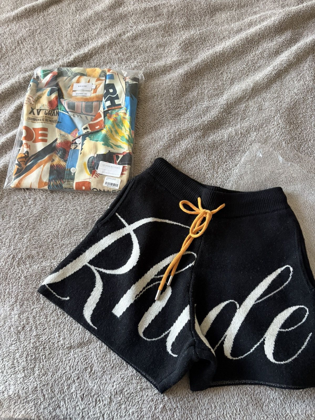 Rhude Rhude Cashmere Script Shorts & Poster Button Up Size US S / EU 44-46 / 1 - 2 Thumbnail