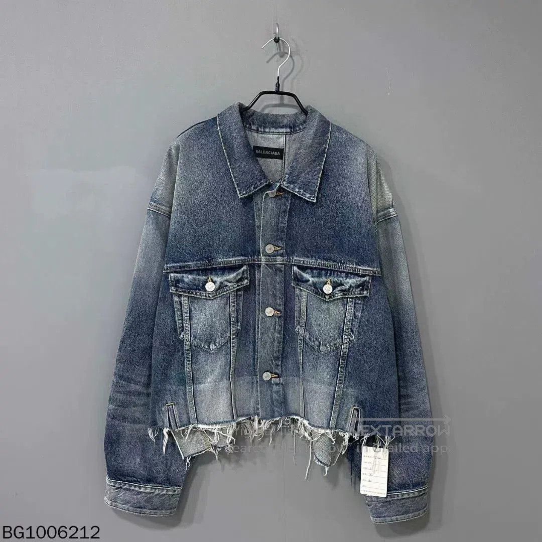 Balenciaga Distressed Oversized Denim Jacket Balenciaga. Size US XS / EU 42 / 0 - 1 Thumbnail