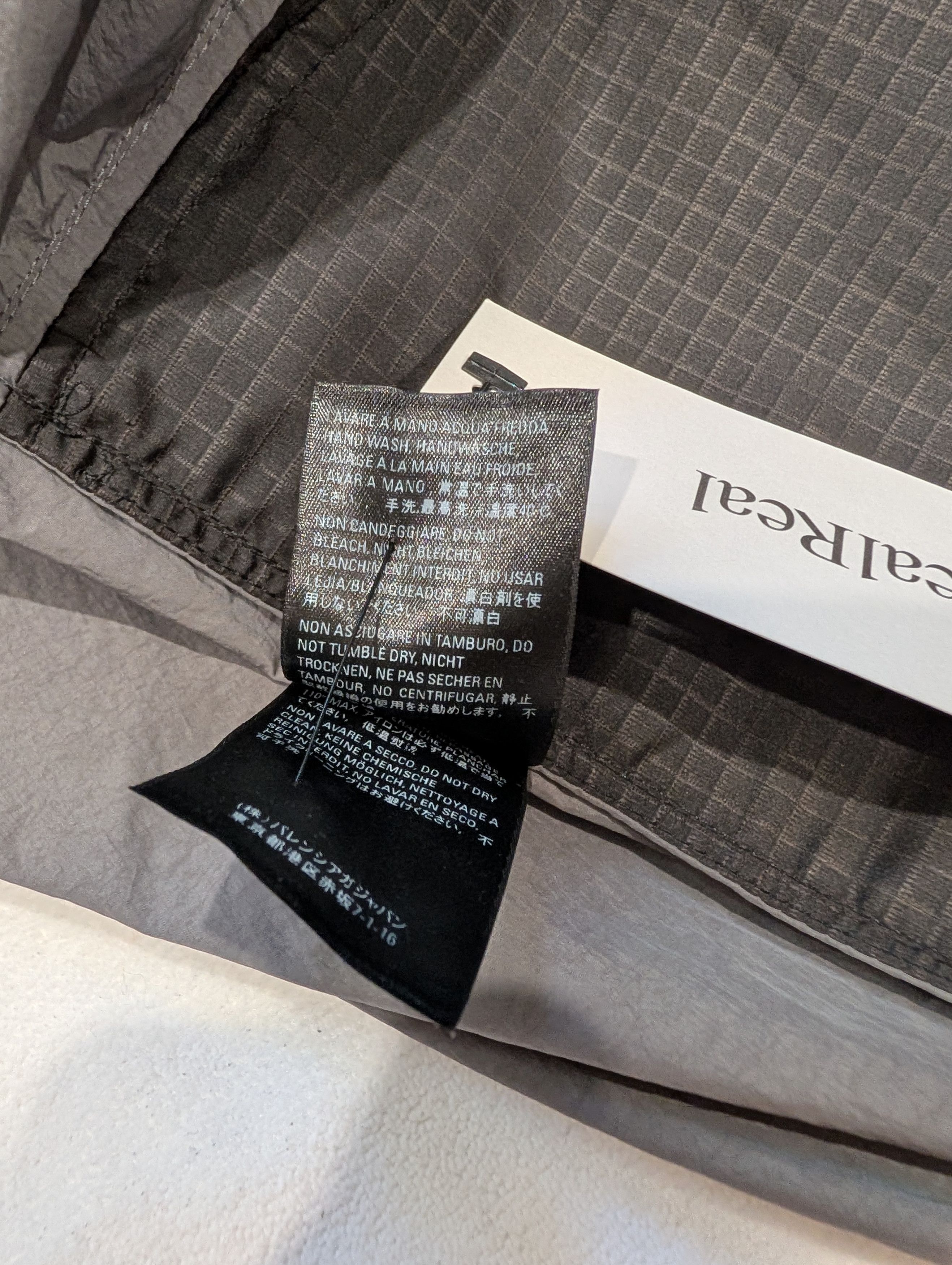 Balenciaga Balenciaga Two-Tone Tech Windbreaker FW23 534317TDO051408 Size US S / EU 44-46 / 1 - 9 Thumbnail