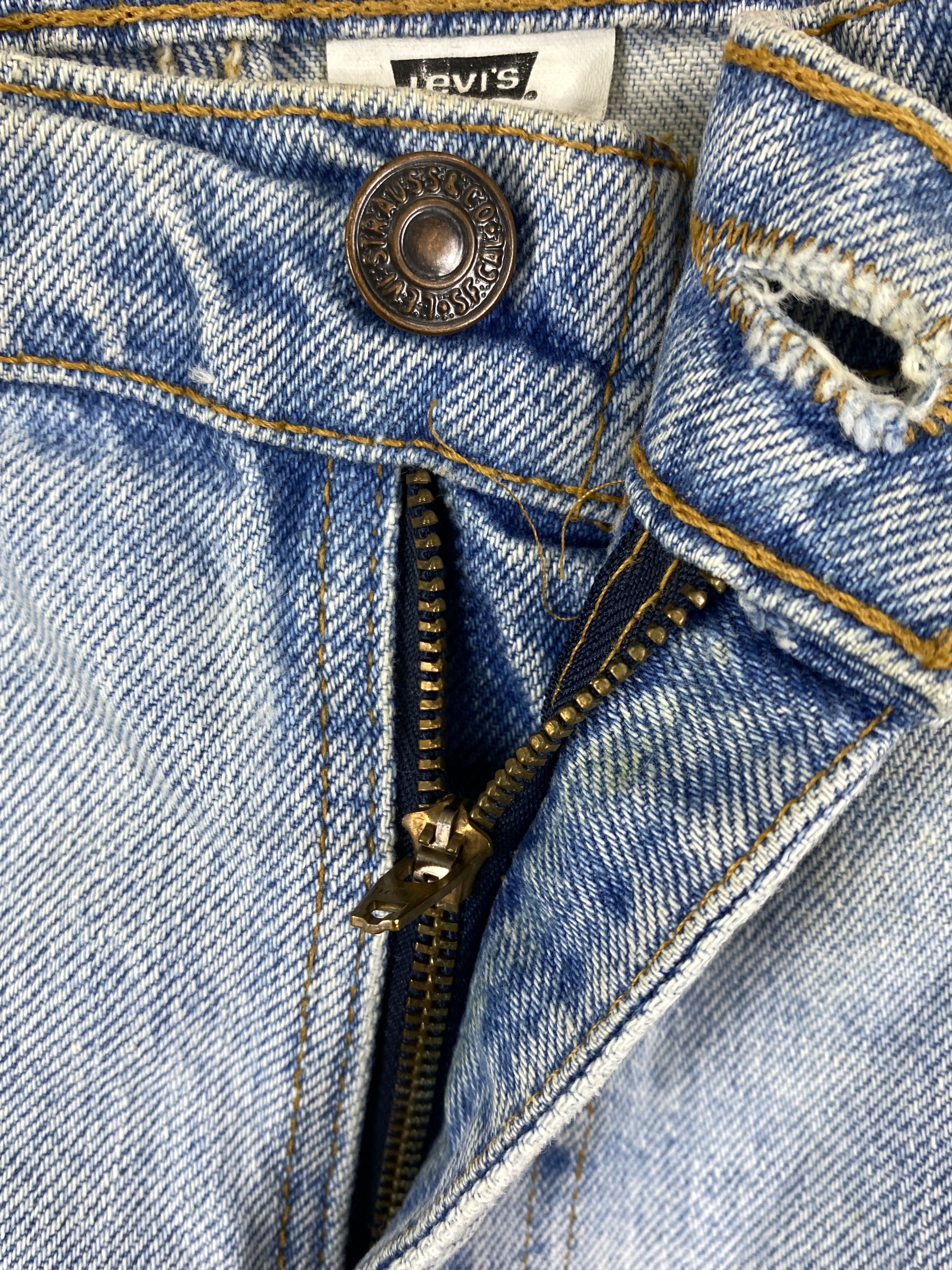 Levi's 90's Light Blue Wash Vintage Levi's 550 USA 34x35.5 -JN1868 Size US 34 / EU 50 - 6 Thumbnail