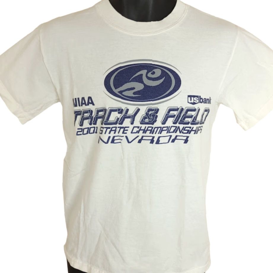 Gildan VINTAGE NIAA Track & Field T Shirt Mens Size Small Y2K 2001 Nevada Championship White Gildan Short Sleeve Crew Neck Running Shirt Size US S / EU 44-46 / 1 - 2 Thumbnail