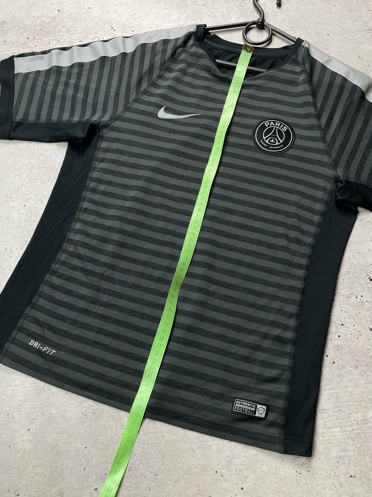 Nike × Vintage Vintage Nike PSG Soccer Jersey Size XS Size US XS / EU 42 / 0 - 10 Thumbnail