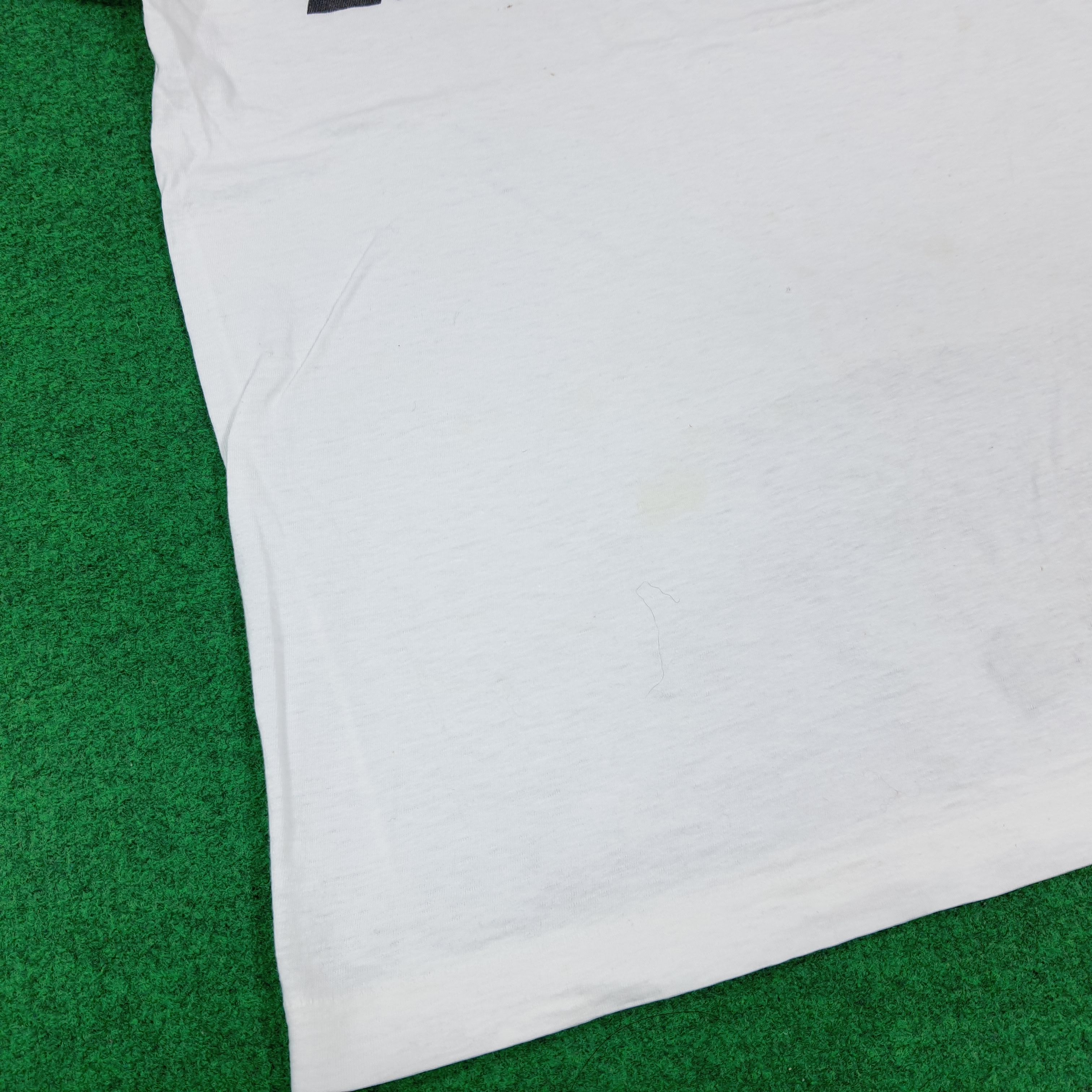 Issey Miyake Vintage 80s Issey Miyake IS Tshirt Archive C299N73 Size US S / EU 44-46 / 1 - 8 Thumbnail