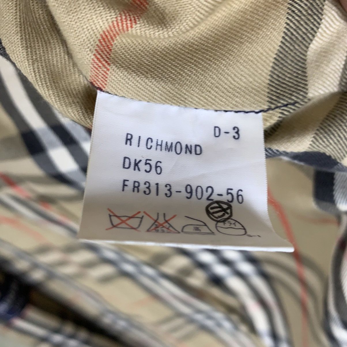 Burberry × Designer × Vintage Vintage Burberrys Trench Coat Woman Size Medium Size L / US 10 / IT 46 - 13 Thumbnail