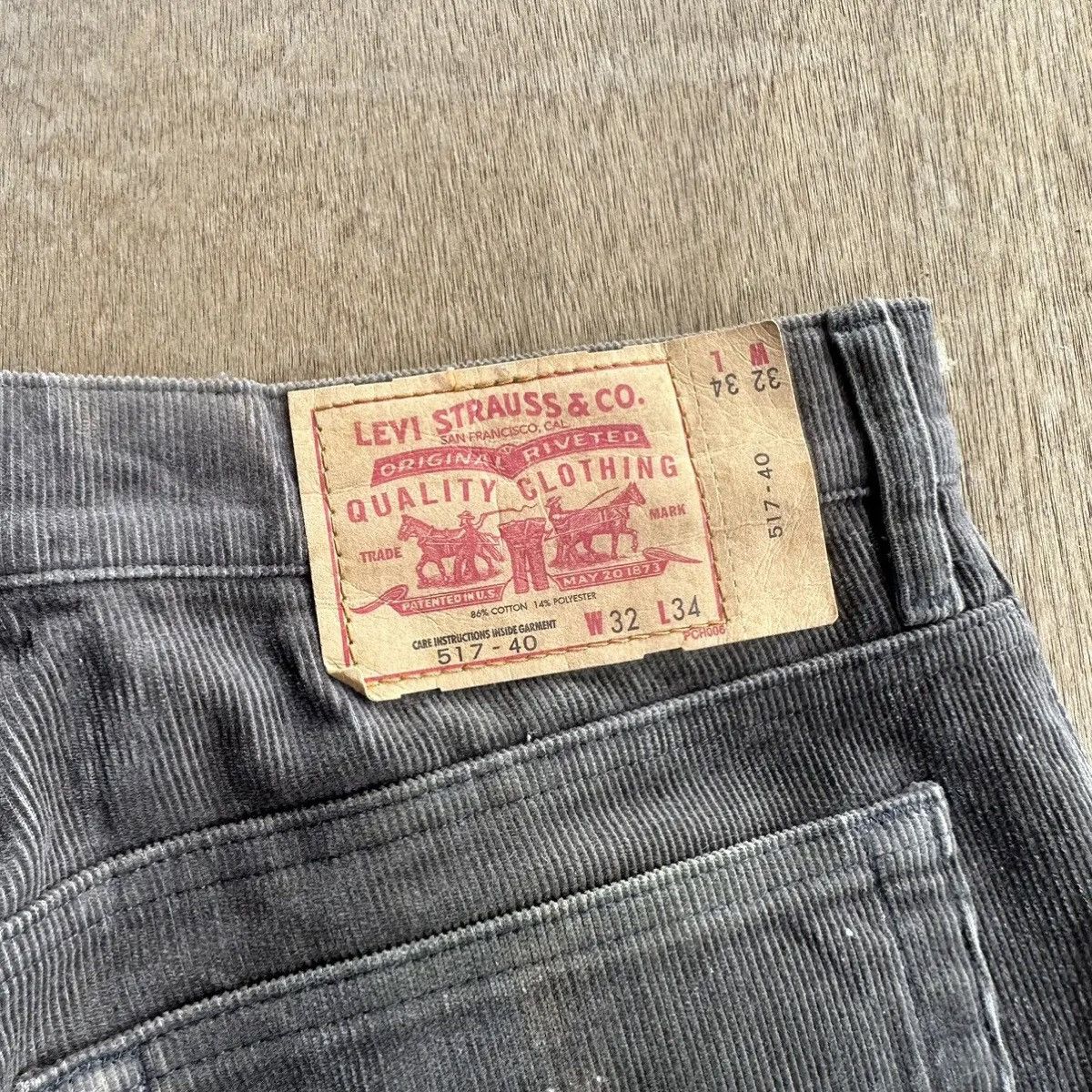 Levi's 90’s Vintage Levi’s 517 FLARE/BOOTCUT Corduroy Madein Japan Size US 31 - 18 Thumbnail