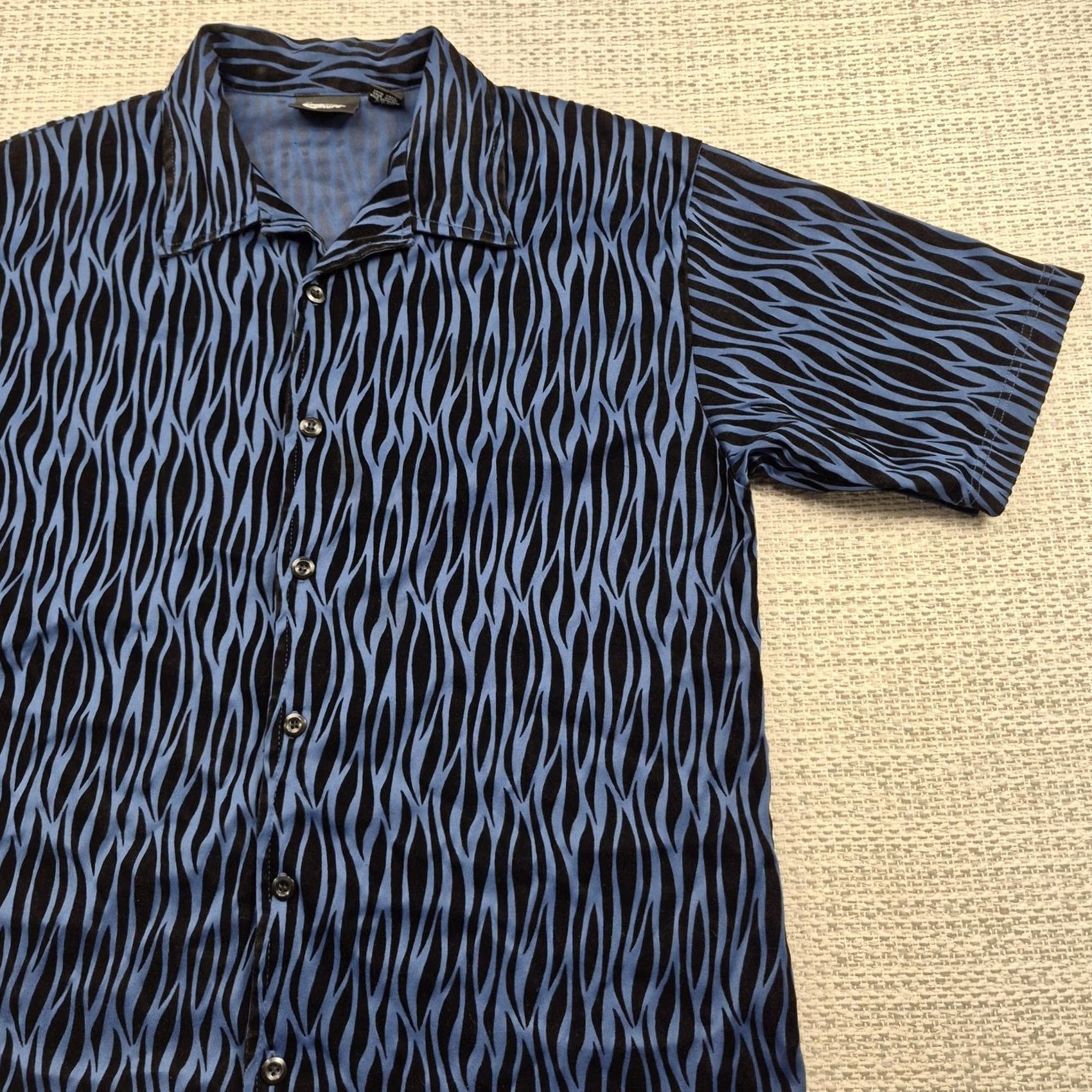 Velour Street Culture Button Up Shirt Mens XL Multicolor Graphic Print Casual Short Sleeve Velour Texture Size US XL / EU 56 / 4 - 2 Thumbnail