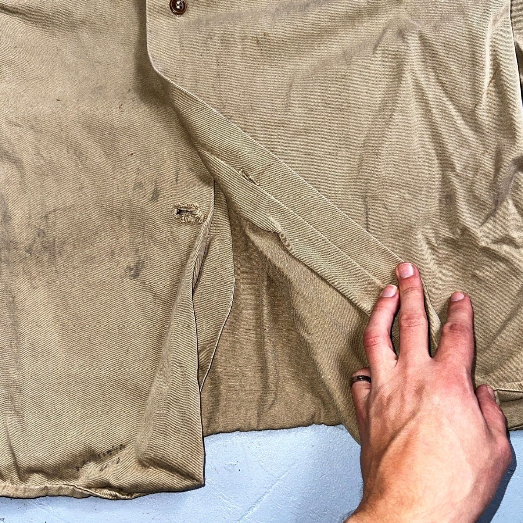 Vintage Vintage 40s WWII Gusset Khaki Work Army Military Button Shirt Stencil USN Shirt Mens Size US L / EU 52-54 / 3 - 5 Thumbnail