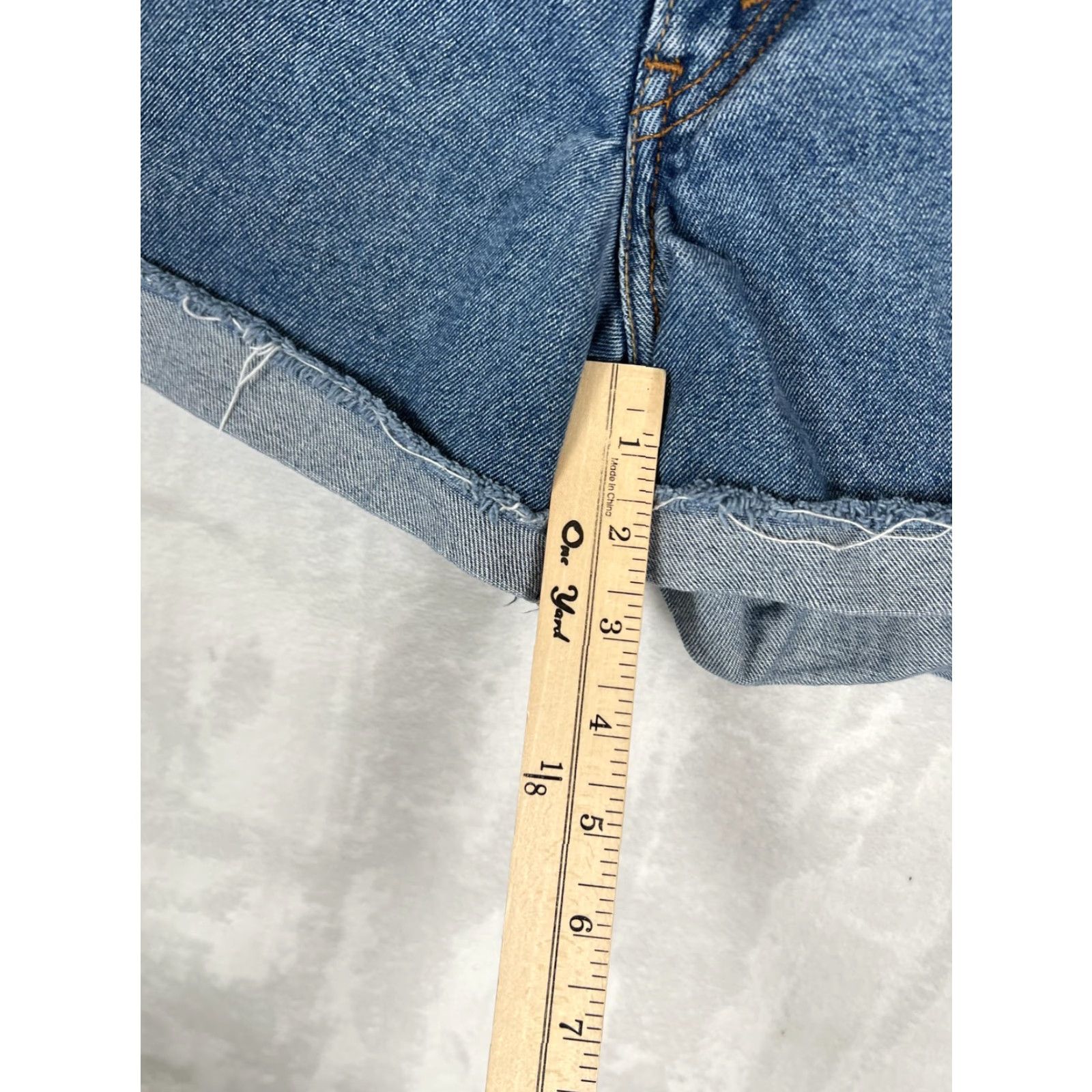 Levi's VTG Levi's 550 Denim Shorts Women’s 6 Blue Relaxed Bermuda Cutoff Cuffed Y2K Denim Shorts Size 28" / US 6 / IT 42 - 2 Thumbnail
