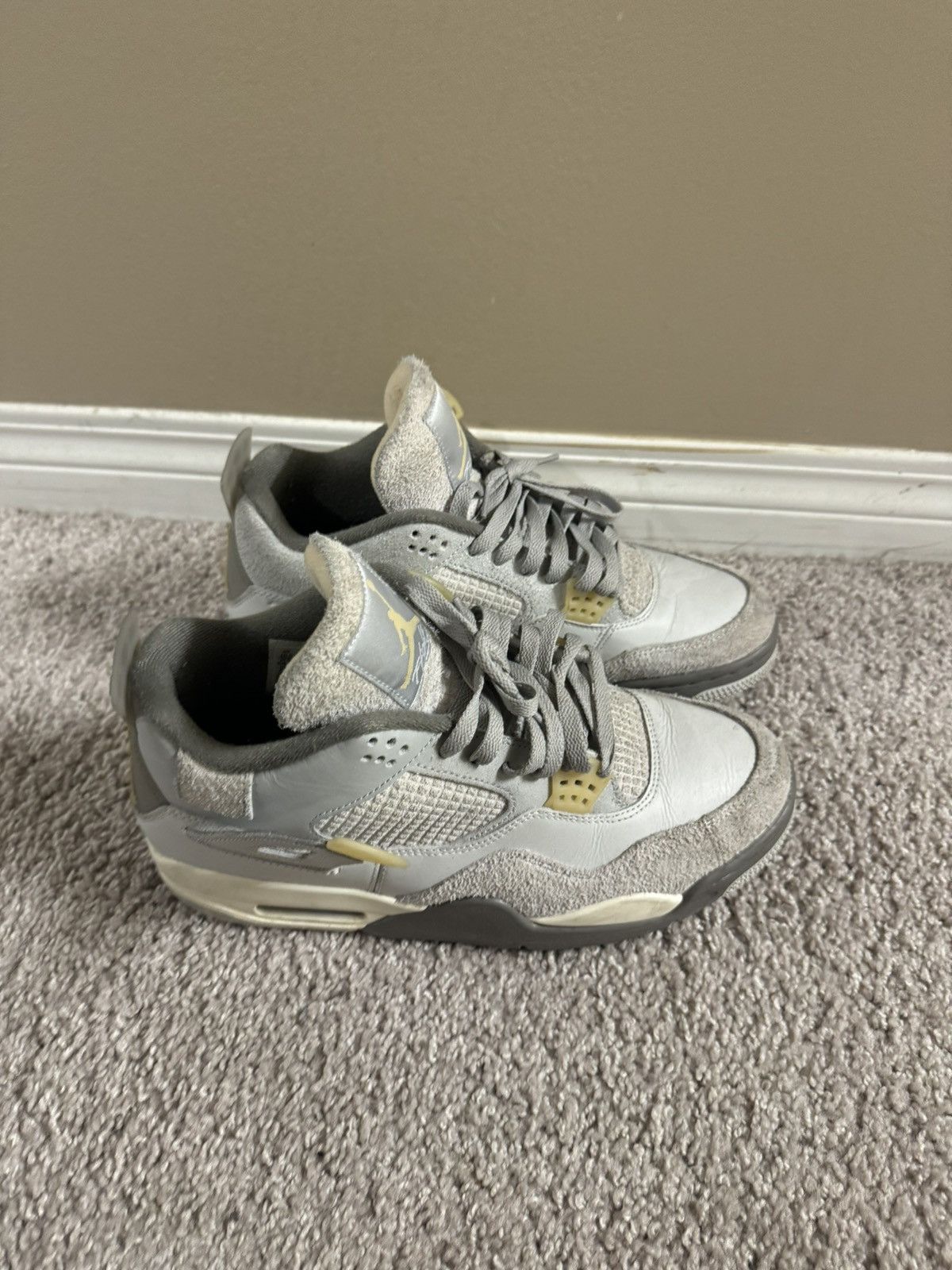 Jordan Brand Jordan 4 Craft Photon Dust Size US 10.5 / EU 43-44 - 1 Thumbnail