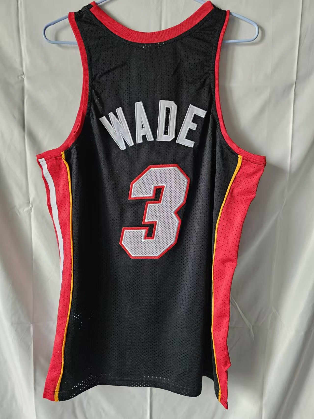 NBA Dwyane Wade Jersey Miami Heat Jersey Size US S / EU 44-46 / 1 - 2 Thumbnail