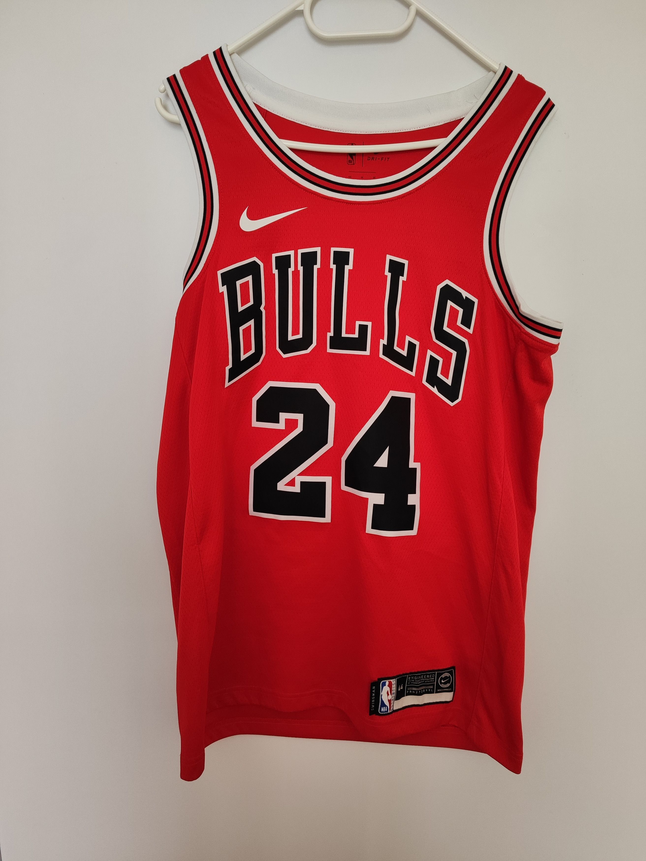 NBA Lauri Markkanen Chicago Bulls Basket Ball Jersey Size US M / EU 48-50 / 2 - 4 Thumbnail