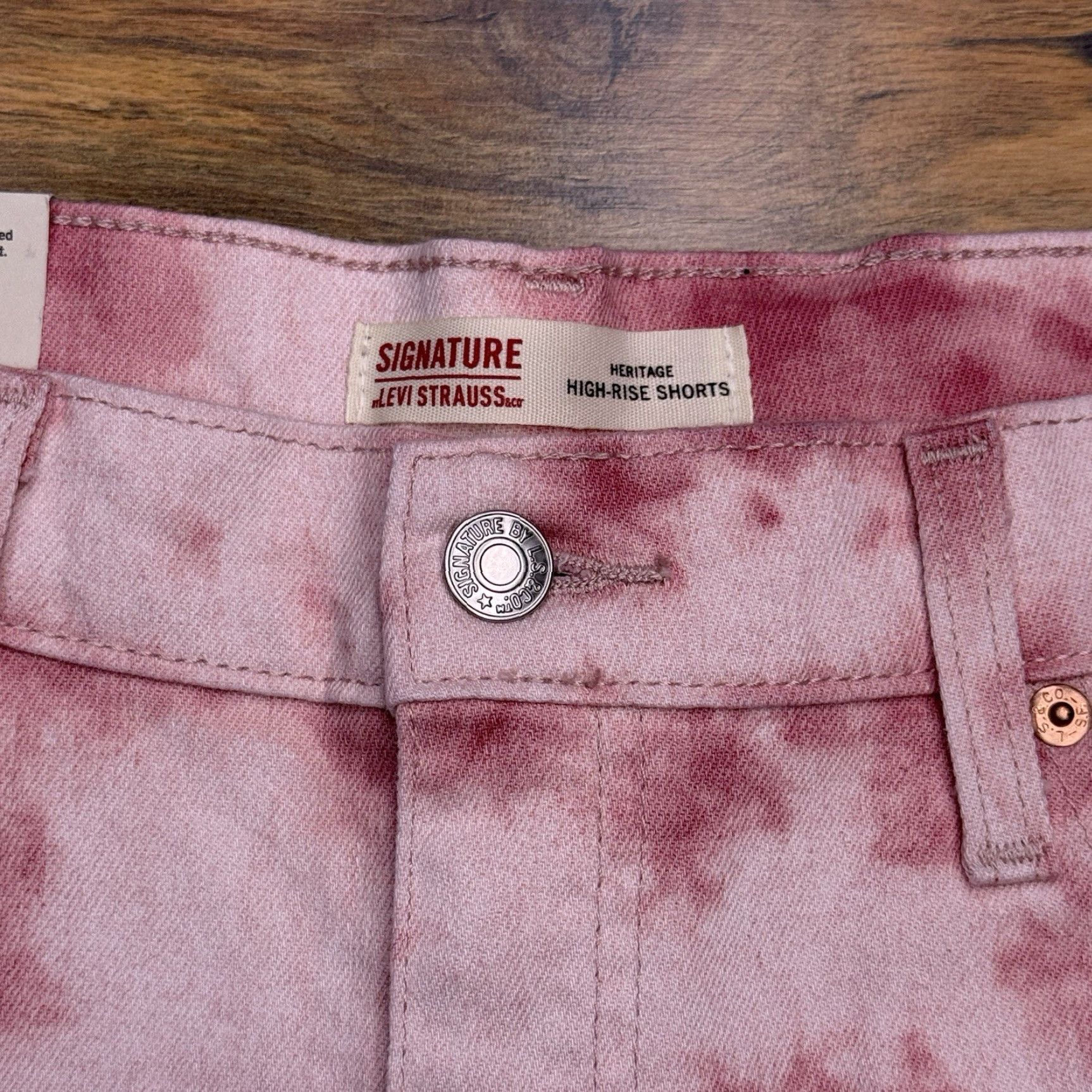 Vintage VINTAGE Levis Signature Heritage High Rise Shorts 18 Red Dye Cut Off New Size 40" / US 18 - 3 Thumbnail