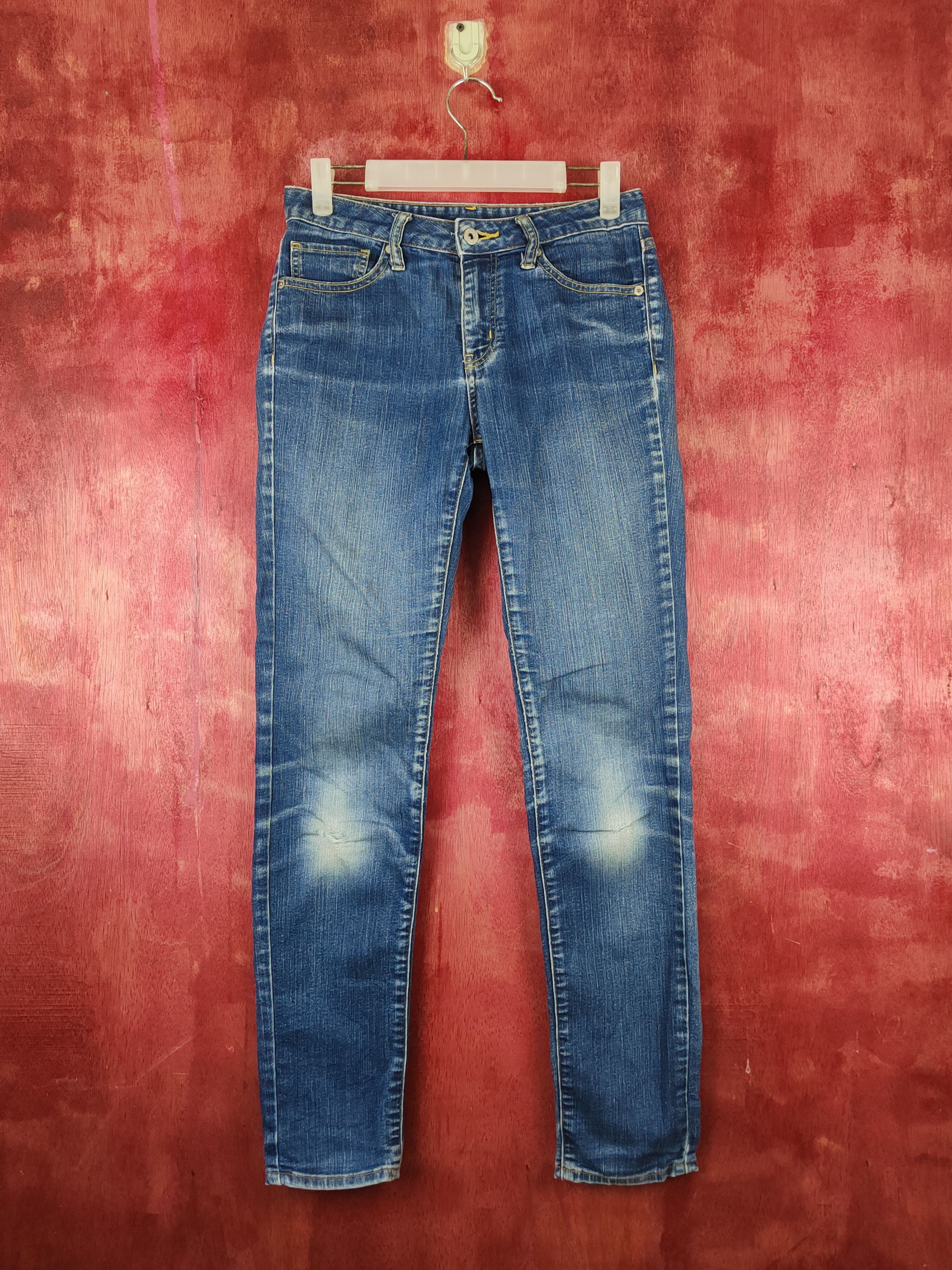 image of Distressed Denim x Gu Blue Distressed Ripped Jeans S1773 in Blue Denim, Women's (Size 28)