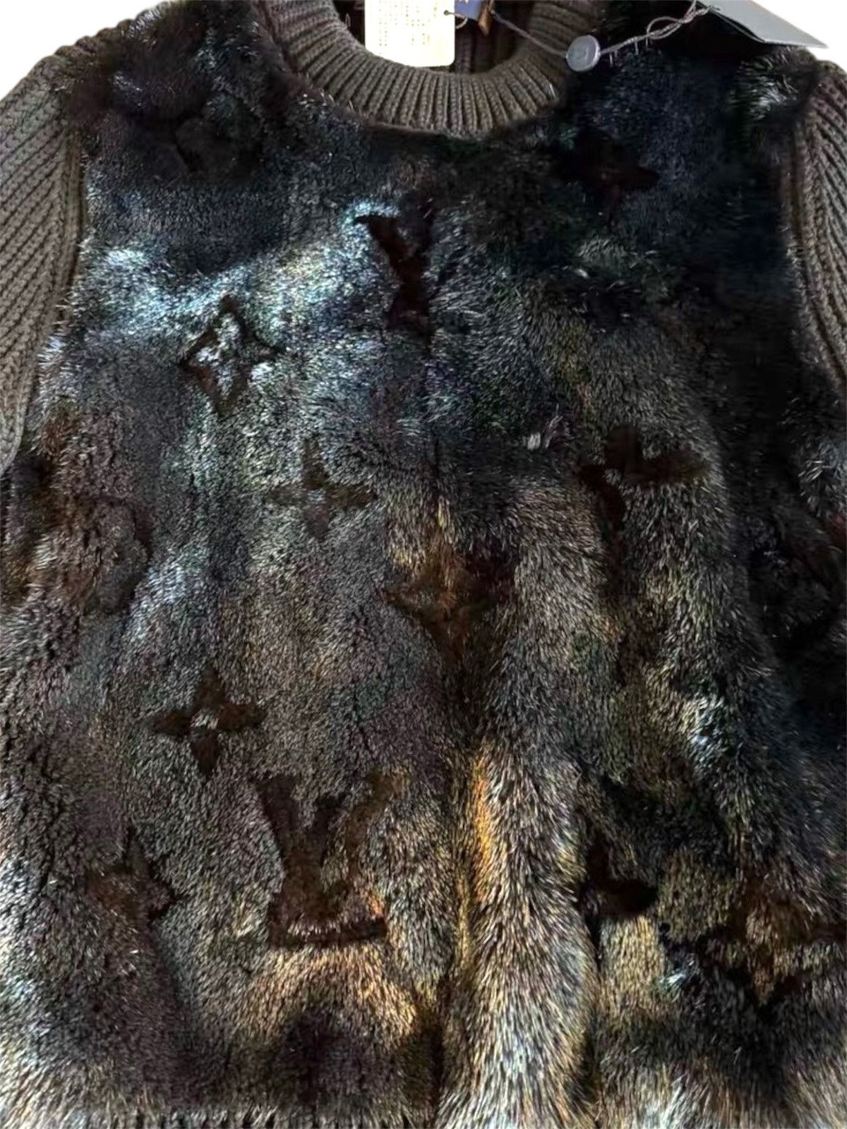 Louis Vuitton Louis Vuitton Monogram M Fur Crew Neck Sweater Size US M / EU 48-50 / 2 - 3 Thumbnail