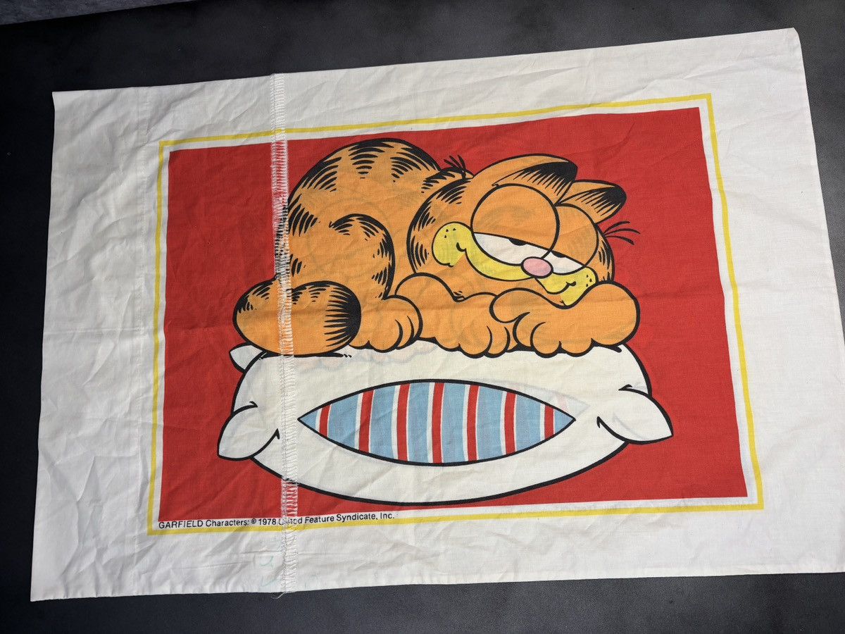 Vintage 1970s Garfield Pillow Case Vintage Bedding Bed Sheet Linens Size ONE SIZE - 11 Thumbnail