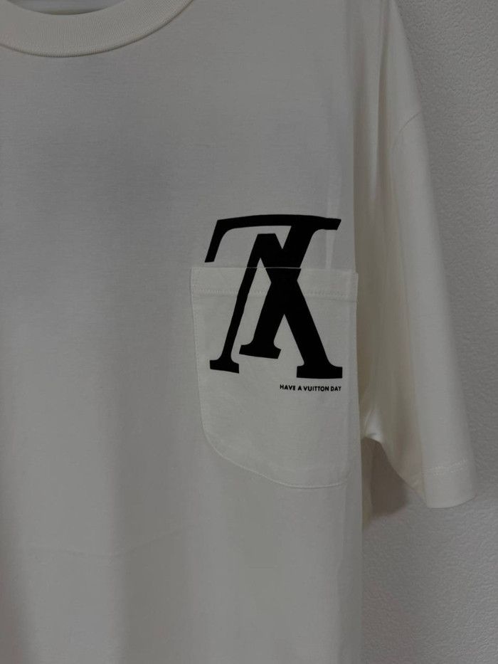Louis Vuitton Louis Vuitton T-shirt Size US L / EU 52-54 / 3 - 2 Thumbnail