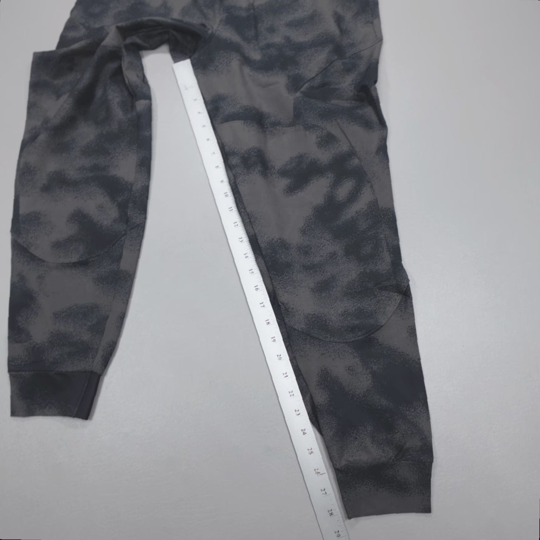 Under Armour Under Armour Unstoppable Joggers Pants Black Camo 4-way Stretch 1352027-010 Size L Mens Size US 33 - 7 Thumbnail