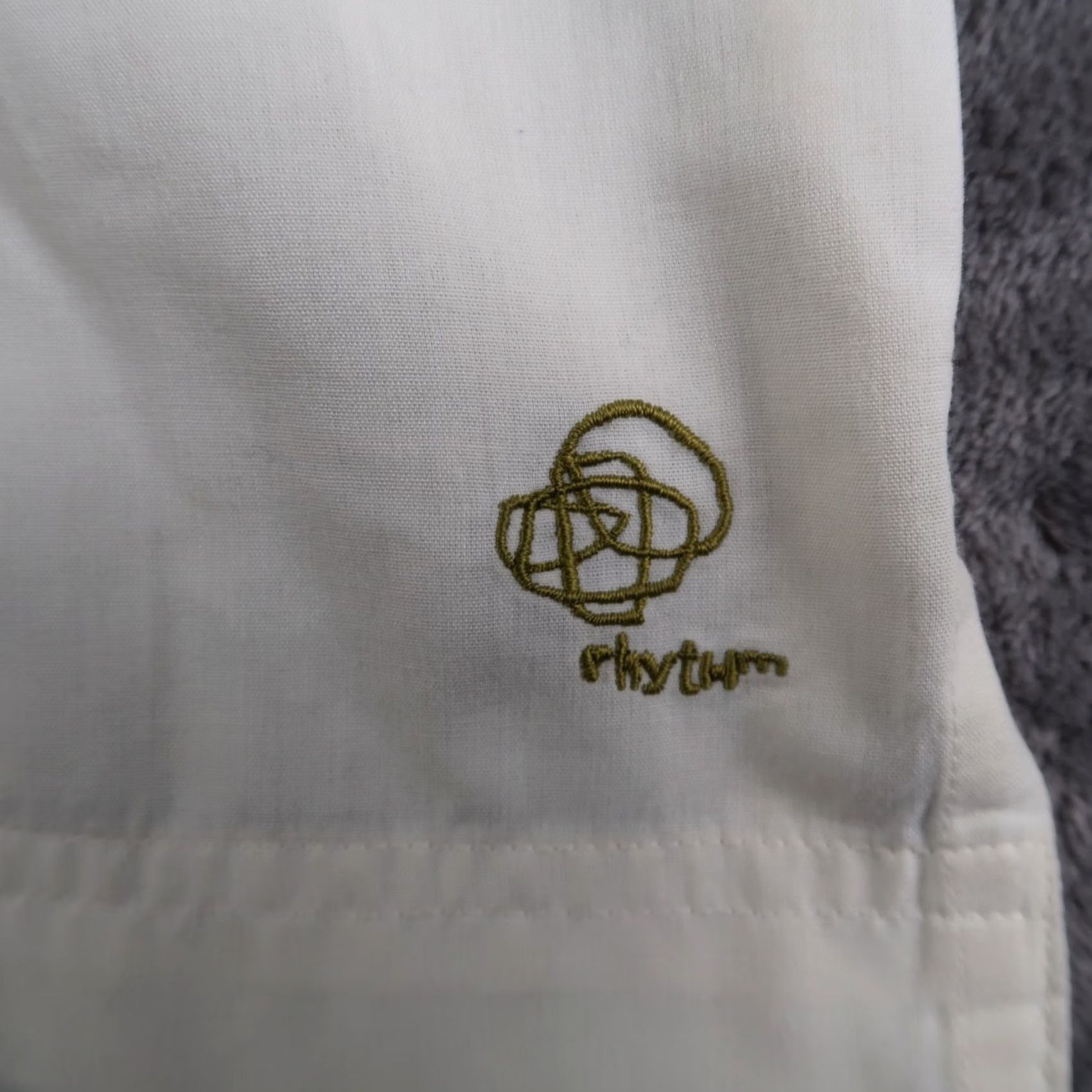 Patagonia VINTAGE Patagonia Rhythm Shirt Mens XL Ivory Striped Zip Front Breathable Easy Care Bob? Size US XL / EU 56 / 4 - 3 Thumbnail