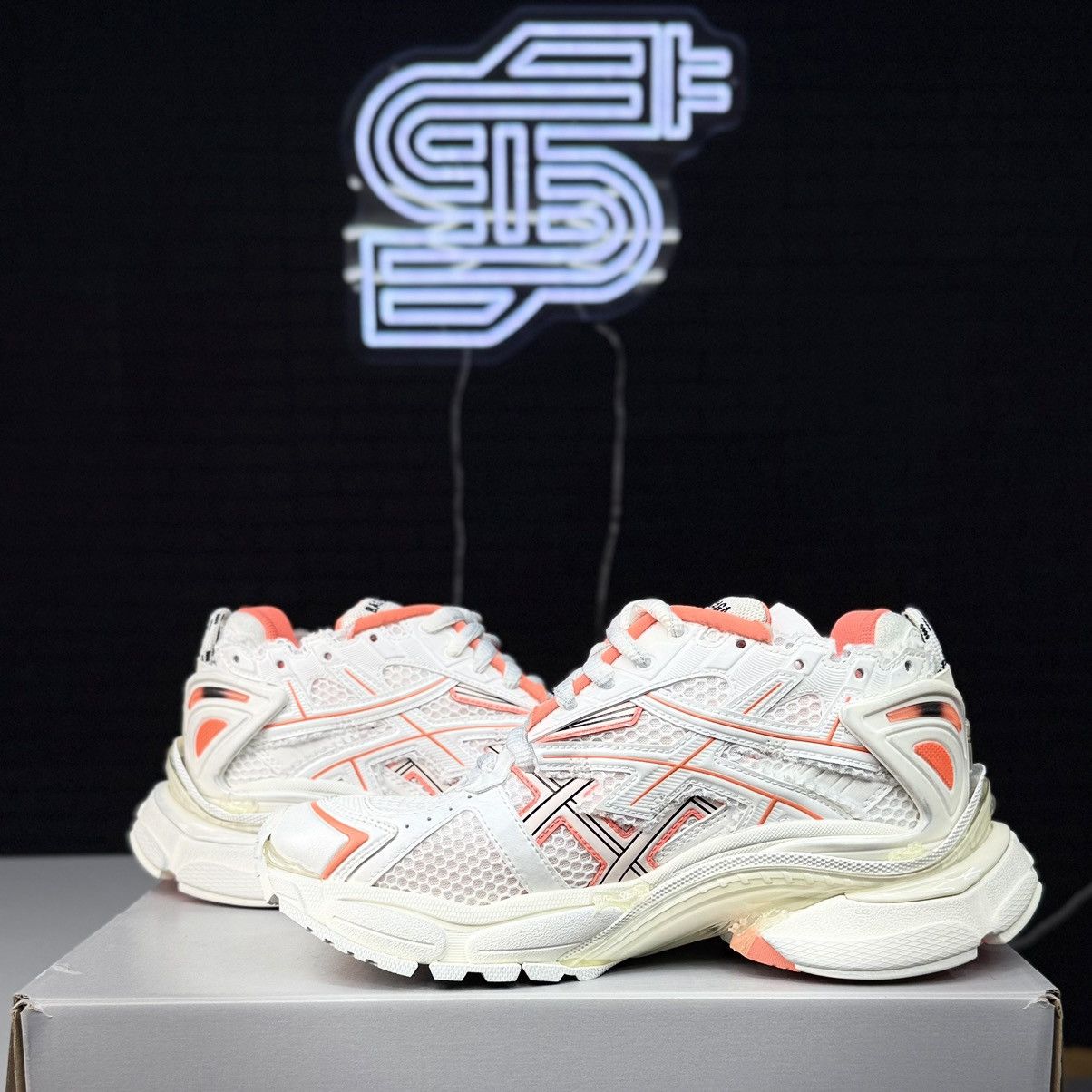 Balenciaga Balenciaga Runner White / Tangerine Size US 8.5 / EU 41-42 - 3 Thumbnail