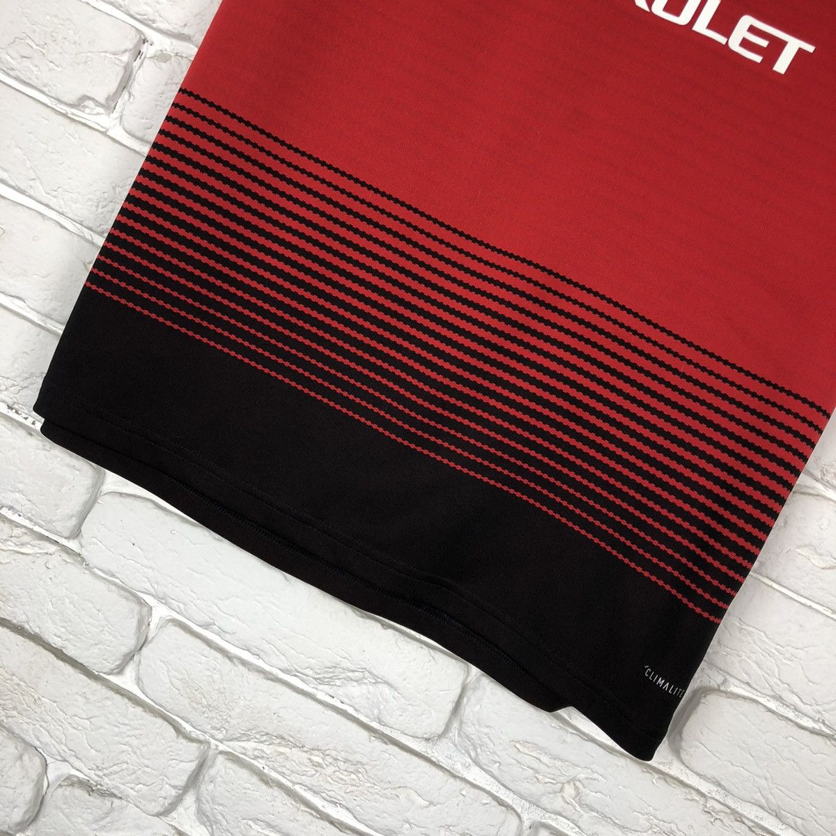 Adidas Manchester United 2018 2019 home soccer jersey Size US M / EU 48-50 / 2 - 3 Thumbnail