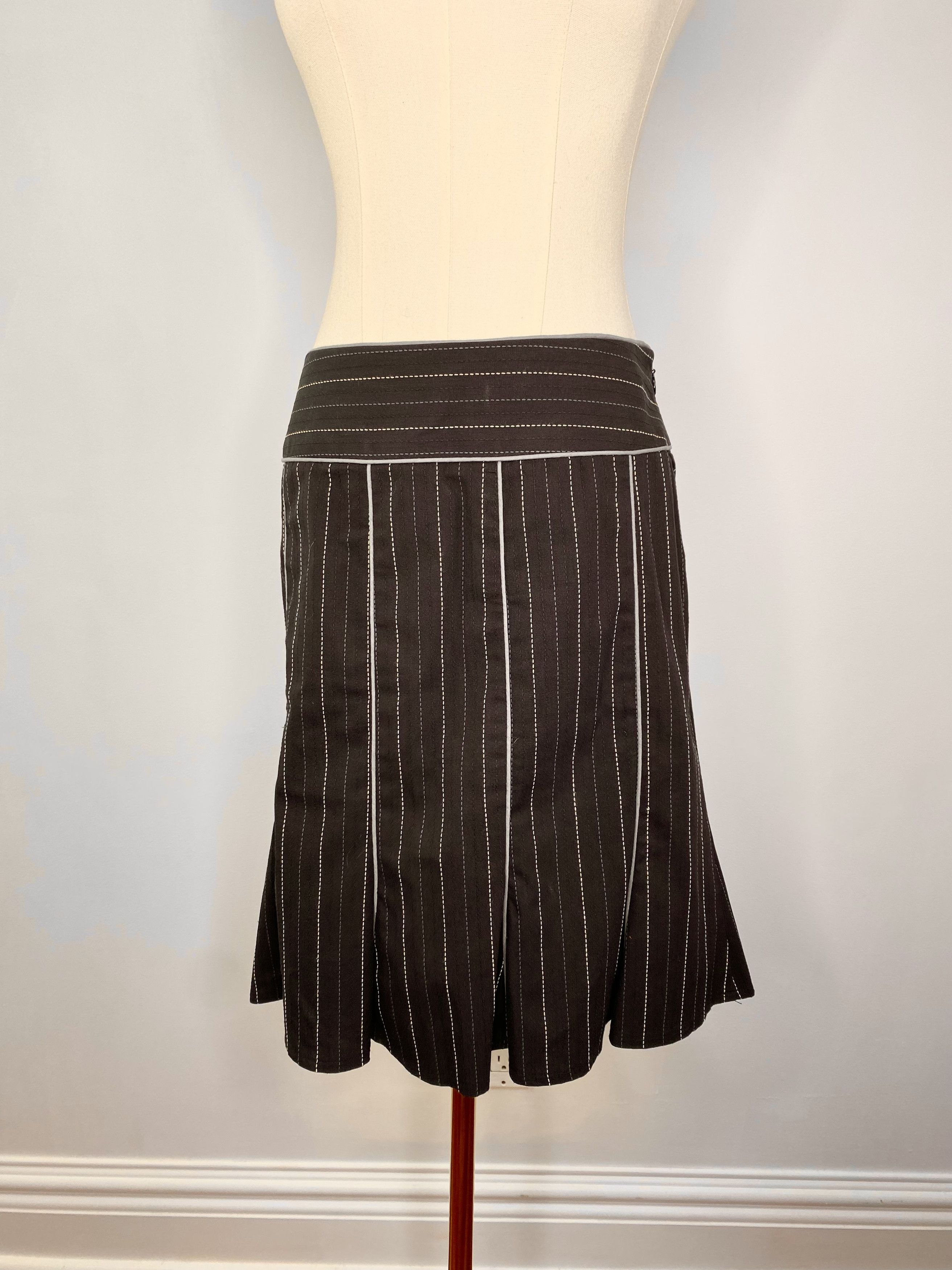 Nanette Lepore Nanette Lepore - Pin-stripe Bow Skirt Suit Size S / US 4 / IT 40 - 11 Thumbnail
