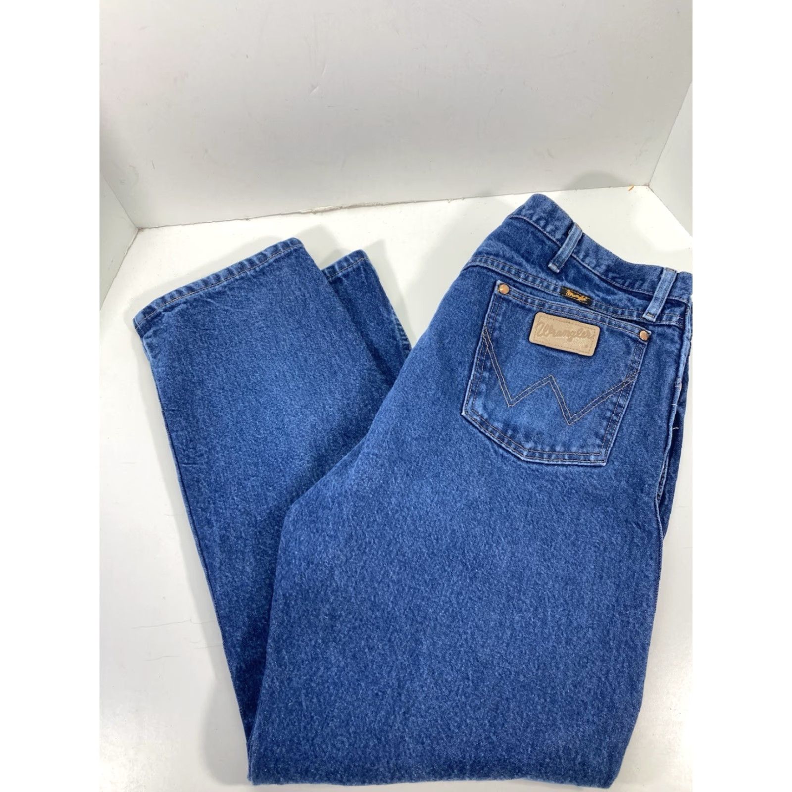 Wrangler Wrangler 13MWZ Straight Jeans Mens 40X30 Medium Wash Blue Denim Classic 5-Pocket Size US 40 / EU 56 - 2 Thumbnail