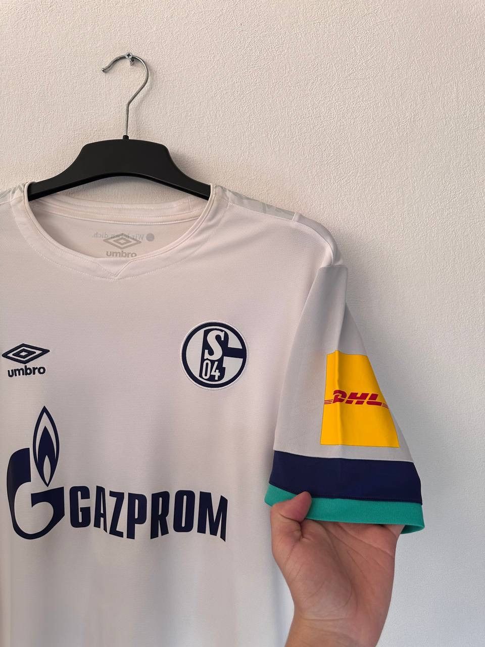 Umbro FC Schalke 04 Away Soccer Jersey Umbro Gazprom Serdar #8 Size US L / EU 52-54 / 3 - 5 Thumbnail