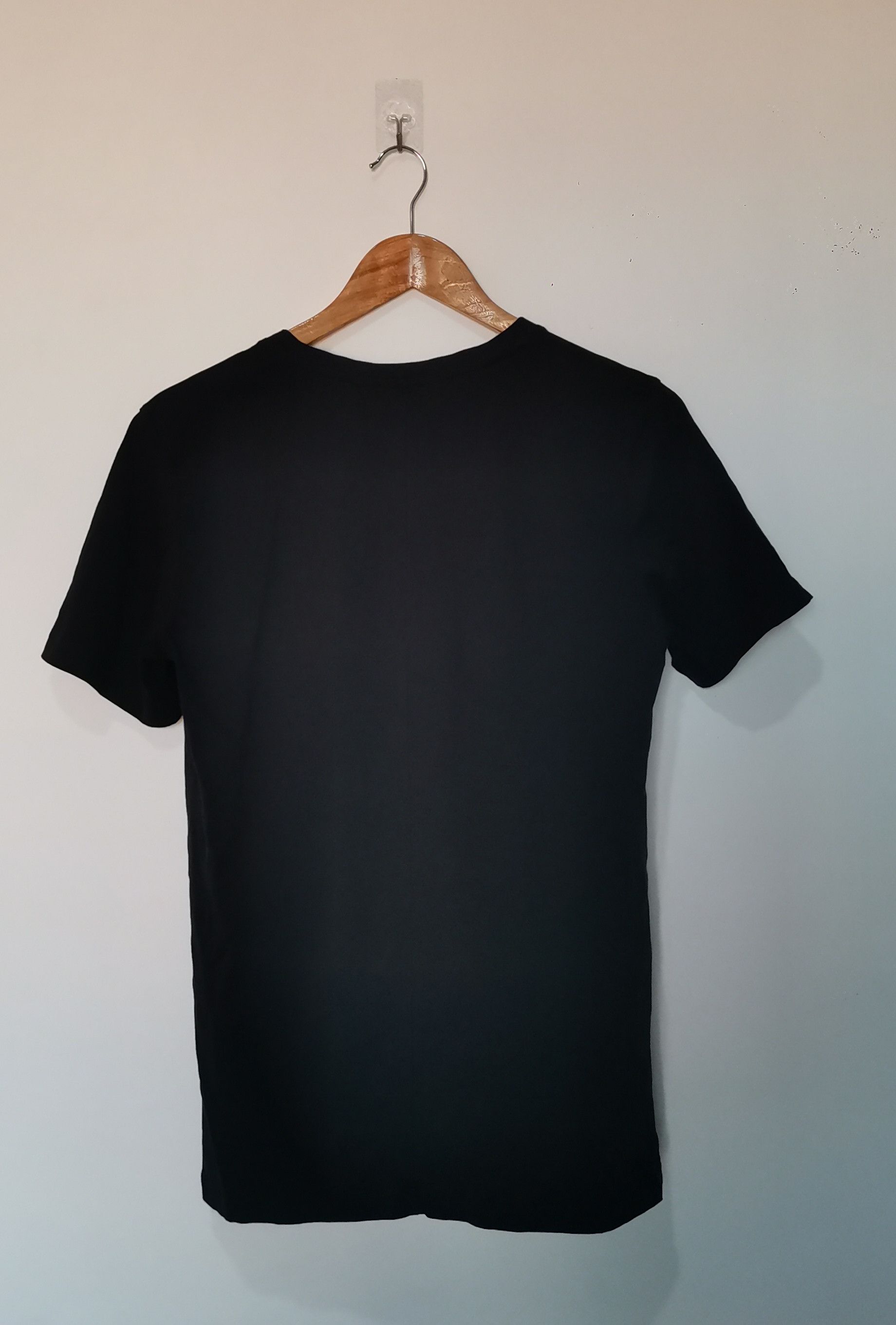 Undercover × Uniqlo RARE Undercover × Uniqlo UU Tee–Jun Takahashi Collab–Black L Size US L / EU 52-54 / 3 - 2 Thumbnail