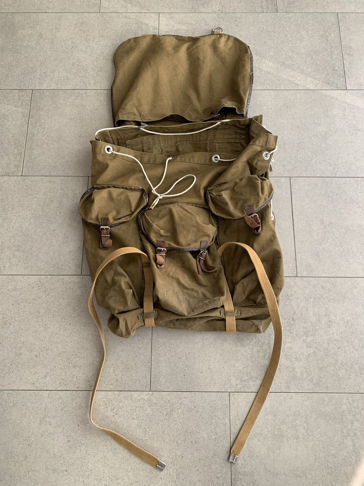 image of Bag x Military 1980S Vintage Oversized Multi Pocket Military Backpack in Army Green, Men's