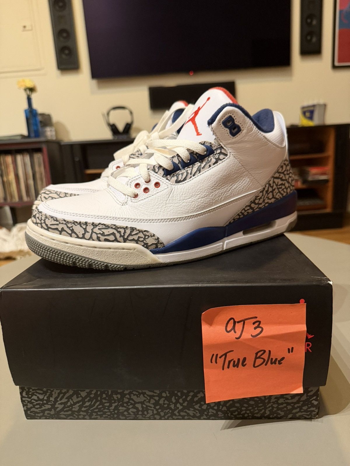 Jordan Brand Air Jordan 3 True Blue 2016 10.5 VNDS Size US 10.5 / EU 43-44 - 1 Thumbnail