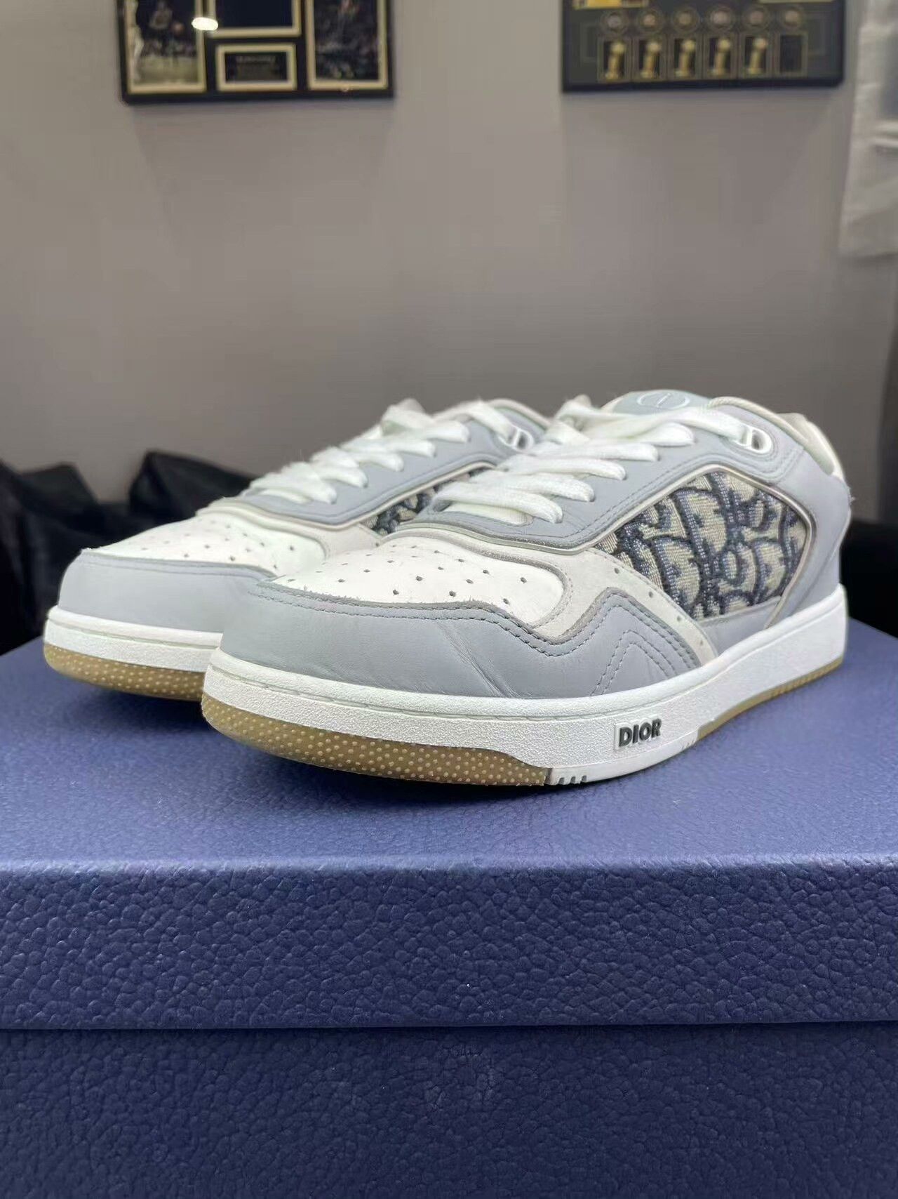 Dior Dior White Lowtop Sneakers 27 Women Size US 8 / IT 38 - 1 Thumbnail