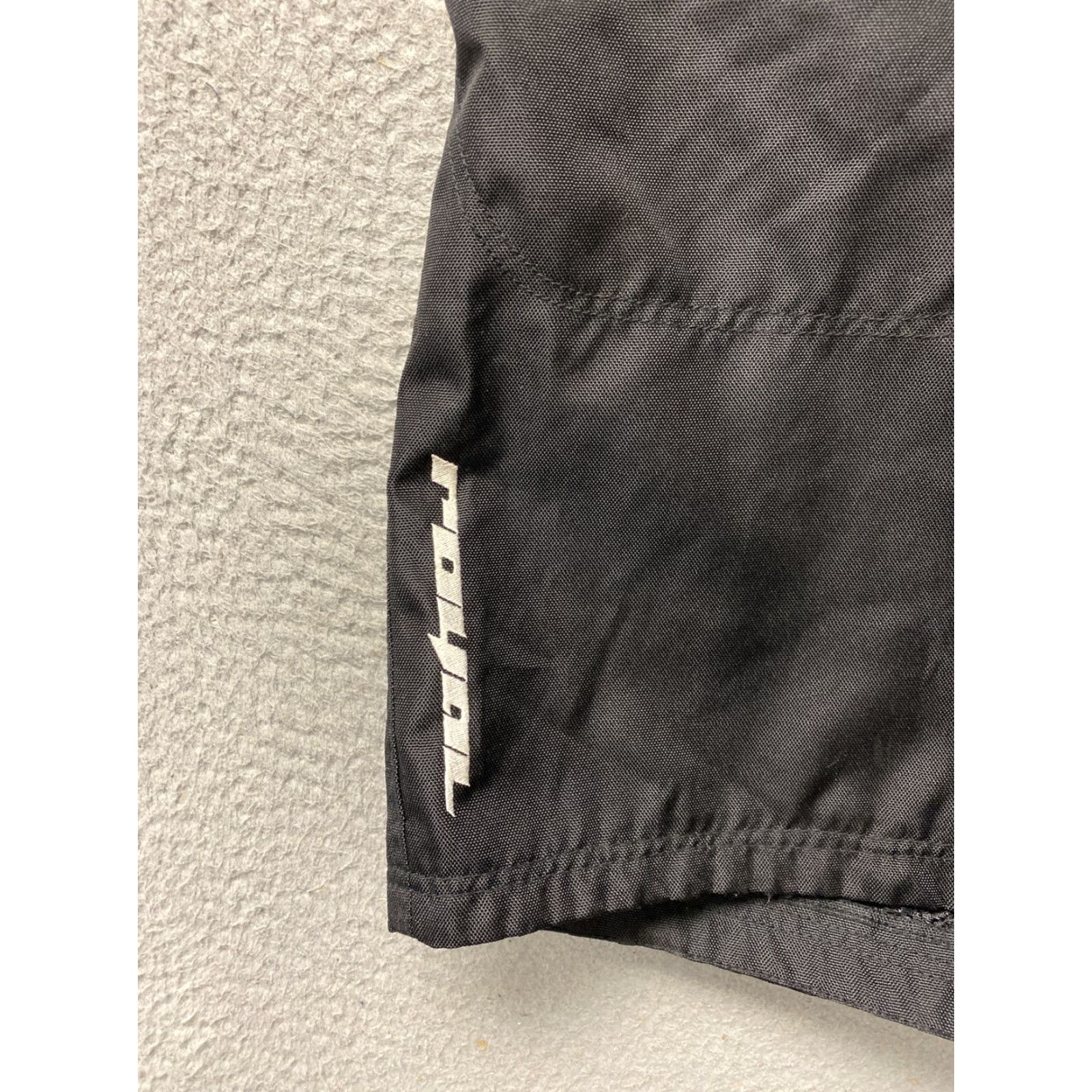 Vintage ROYAL Racing Shorts Hiking Shorts Women Black 35 Nylon 12in Inseam Pockets Logo 116-42 - Unisex Adult Size 35 Size 24" / US 00 / IT 34 - 2 Thumbnail